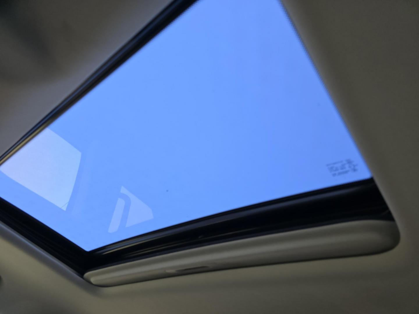 2013 SILVER Infiniti QX56 (JN8AZ2NF9D9) with an 5.6L V8 DOHC 32V engine, 5-Speed Automatic transmission, located at 2660 S.Garland Avenue, Garland, TX, 75041, (469) 298-3118, 32.885551, -96.655602 - Photo#18