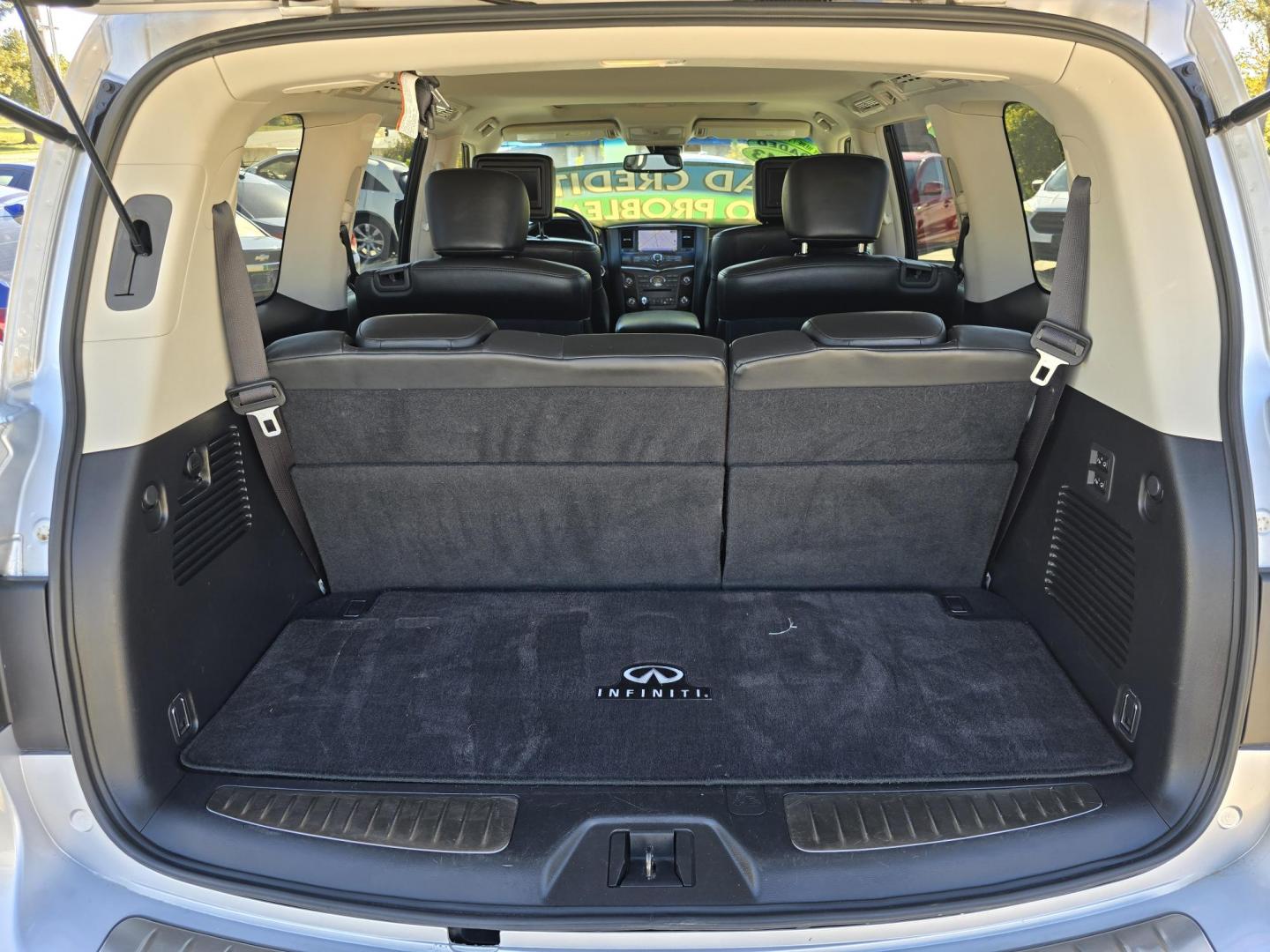 2013 SILVER Infiniti QX56 (JN8AZ2NF9D9) with an 5.6L V8 DOHC 32V engine, 5-Speed Automatic transmission, located at 2660 S.Garland Avenue, Garland, TX, 75041, (469) 298-3118, 32.885551, -96.655602 - Photo#21