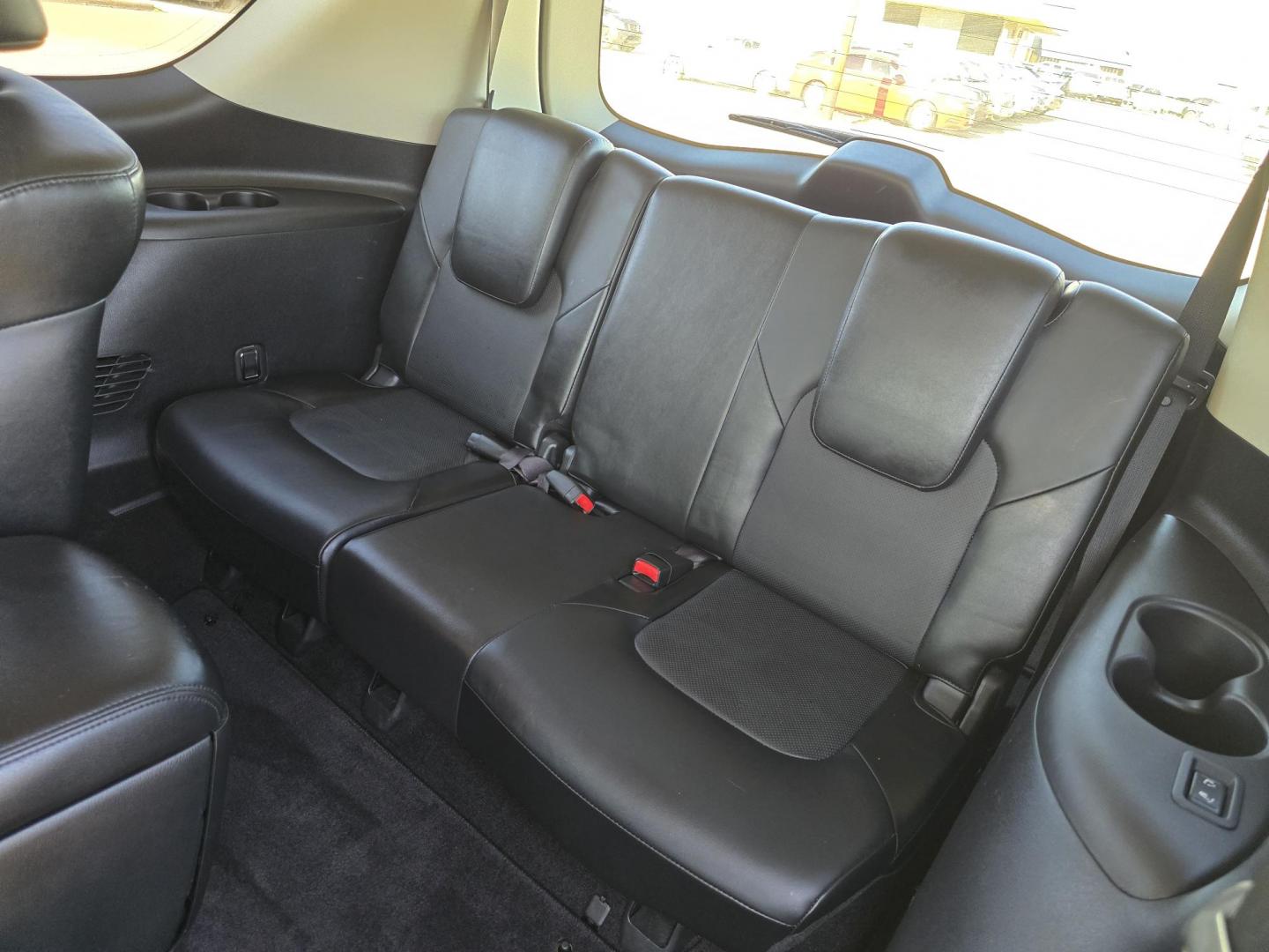 2013 SILVER Infiniti QX56 (JN8AZ2NF9D9) with an 5.6L V8 DOHC 32V engine, 5-Speed Automatic transmission, located at 2660 S.Garland Avenue, Garland, TX, 75041, (469) 298-3118, 32.885551, -96.655602 - Photo#20