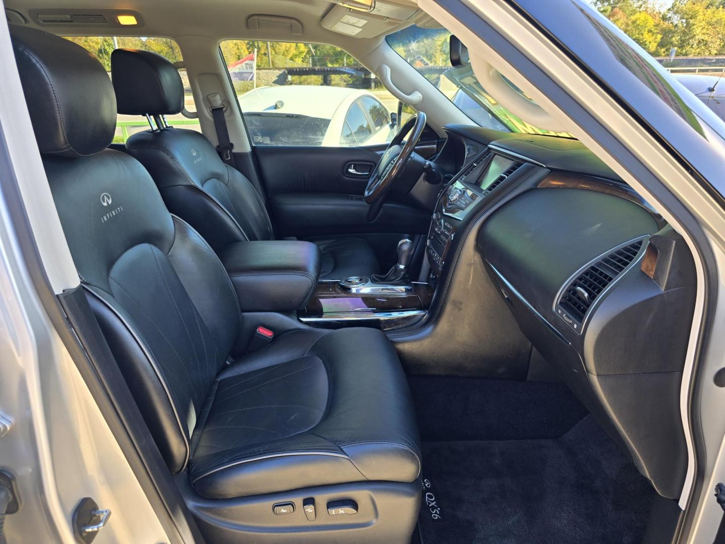 2013 SILVER Infiniti QX56 (JN8AZ2NF9D9) with an 5.6L V8 DOHC 32V engine, 5-Speed Automatic transmission, located at 2660 S.Garland Avenue, Garland, TX, 75041, (469) 298-3118, 32.885551, -96.655602 - Photo#23
