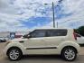 2013 WHITE Kia Soul ! (KNDJT2A62D7) with an 2.0L L4 DOHC 16V engine, AUTO transmission, located at 2660 S.Garland Avenue, Garland, TX, 75041, (469) 298-3118, 32.885551, -96.655602 - Photo#6
