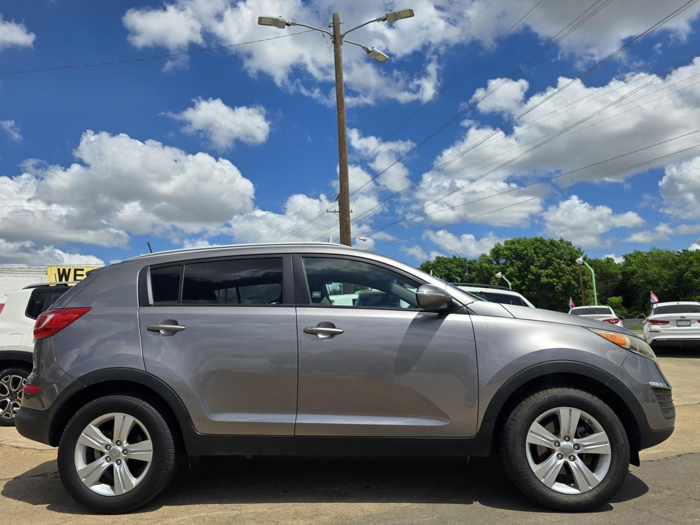 2013 GRAY Kia Sportage LX (KNDPB3A23D7) with an 2.4L V6 DOHC 24V engine, 6-Speed Automatic transmission, located at 2660 S.Garland Avenue, Garland, TX, 75041, (469) 298-3118, 32.885551, -96.655602 - BRAND NEW MOTOR FROM KIA. 3YR/36K MILE WARRANTY WITH KIA. - Photo#2