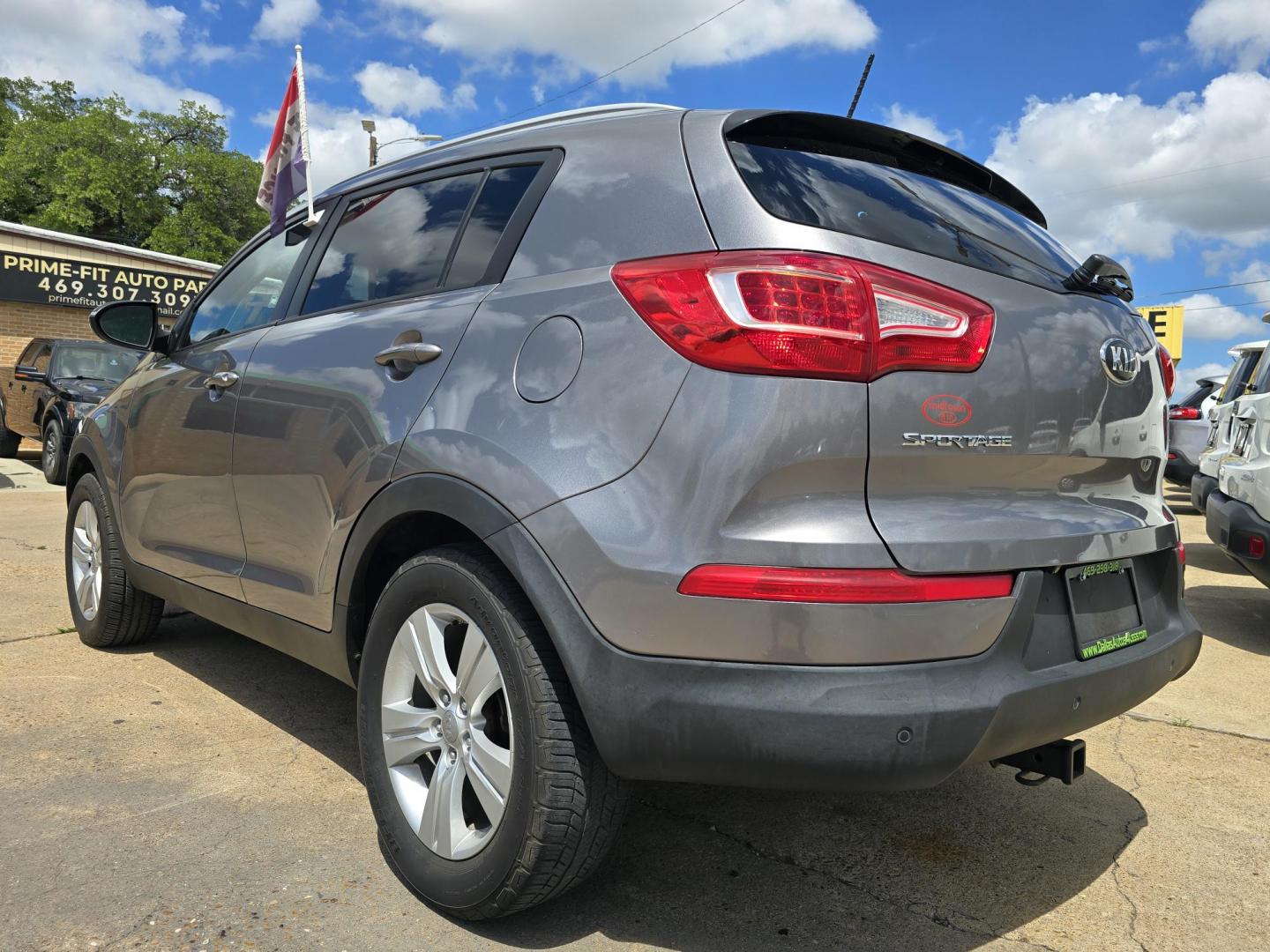 2013 GRAY Kia Sportage LX (KNDPB3A23D7) with an 2.4L V6 DOHC 24V engine, 6-Speed Automatic transmission, located at 2660 S.Garland Avenue, Garland, TX, 75041, (469) 298-3118, 32.885551, -96.655602 - BRAND NEW MOTOR FROM KIA. 3YR/36K MILE WARRANTY WITH KIA. - Photo#5