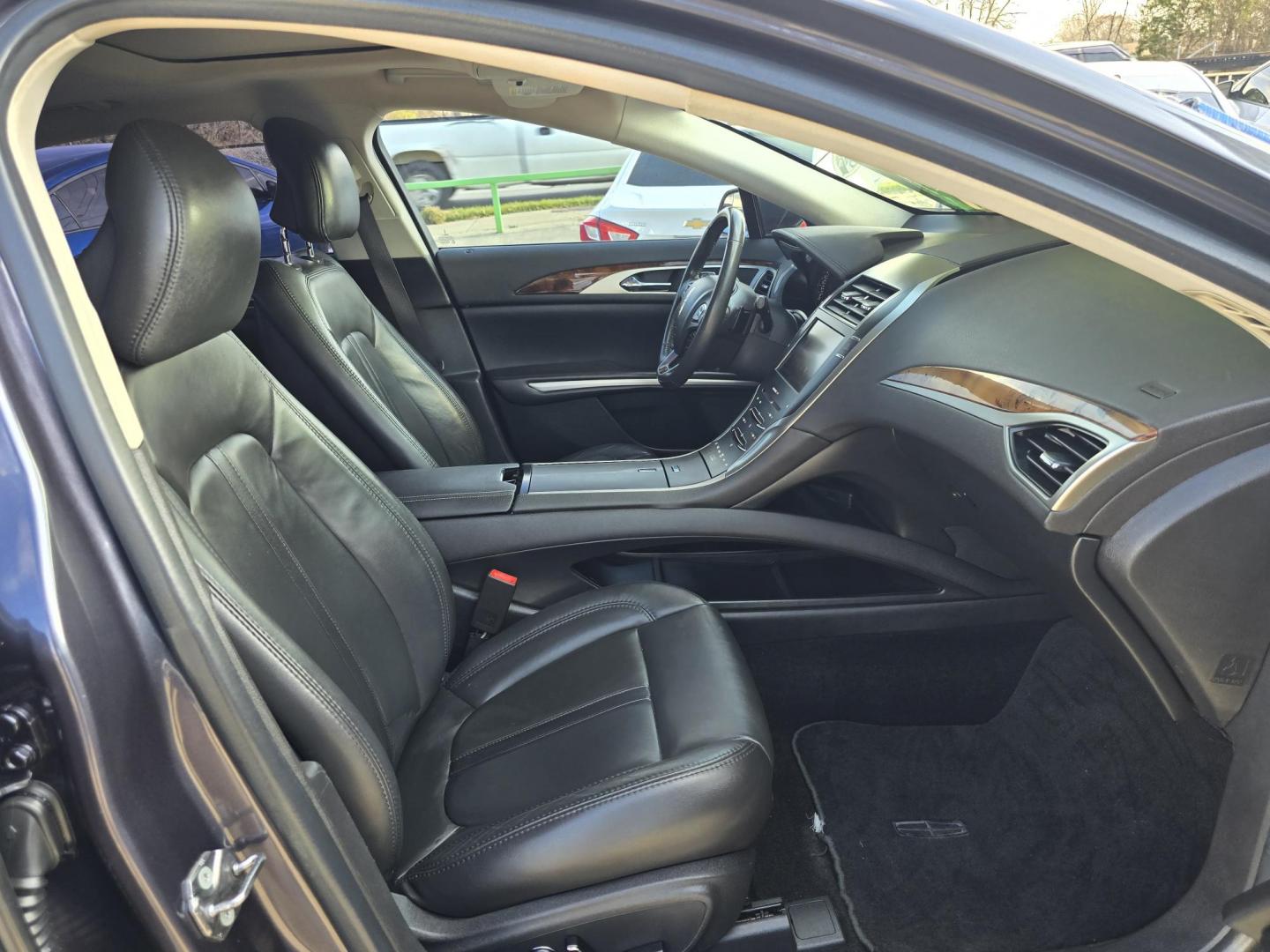 2013 GRAY Lincoln MKZ FWD (3LN6L2G99DR) with an 2.0L L4 DOHC 16V engine, 6-Speed Automatic transmission, located at 2660 S.Garland Avenue, Garland, TX, 75041, (469) 298-3118, 32.885551, -96.655602 - Photo#19