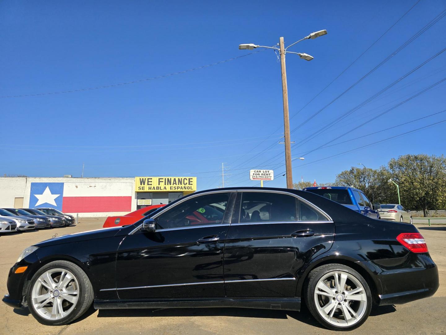 2013 BLACK Mercedes-Benz E-Class E350 (WDDHF5KB1DA) with an 3.5L V6 DOHC 24V engine, 7-Speed Automatic transmission, located at 2660 S.Garland Avenue, Garland, TX, 75041, (469) 298-3118, 32.885551, -96.655602 - Welcome to DallasAutos4Less, one of the Premier BUY HERE PAY HERE Dealers in the North Dallas Area. We specialize in financing to people with NO CREDIT or BAD CREDIT. We need proof of income, proof of residence, and a ID. Come buy your new car from us today!! This is a Very clean 2013 MERCEDES E3 - Photo#6