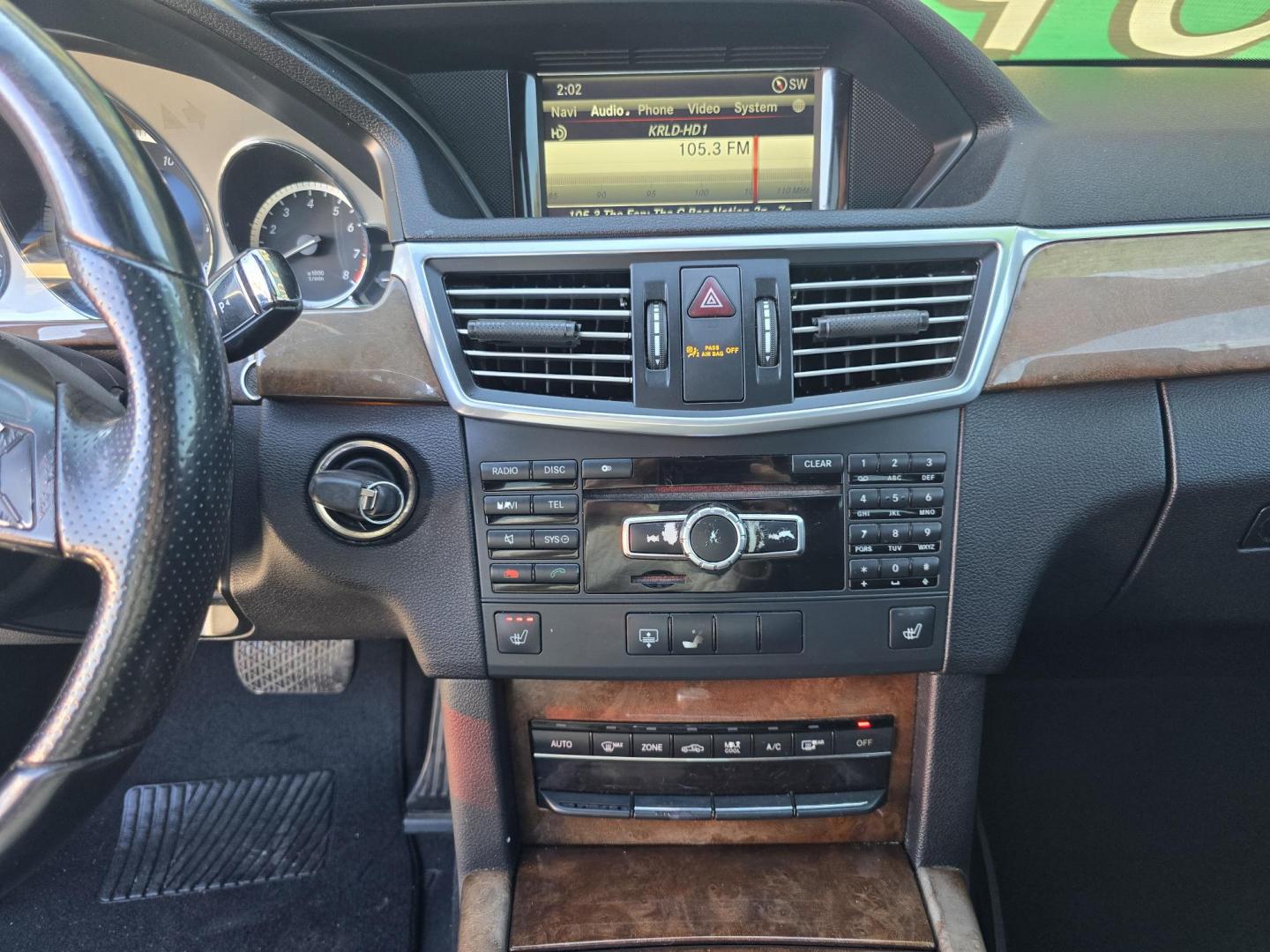 2013 BLACK Mercedes-Benz E-Class E350 (WDDHF5KB1DA) with an 3.5L V6 DOHC 24V engine, 7-Speed Automatic transmission, located at 2660 S.Garland Avenue, Garland, TX, 75041, (469) 298-3118, 32.885551, -96.655602 - Welcome to DallasAutos4Less, one of the Premier BUY HERE PAY HERE Dealers in the North Dallas Area. We specialize in financing to people with NO CREDIT or BAD CREDIT. We need proof of income, proof of residence, and a ID. Come buy your new car from us today!! This is a Very clean 2013 MERCEDES E3 - Photo#13