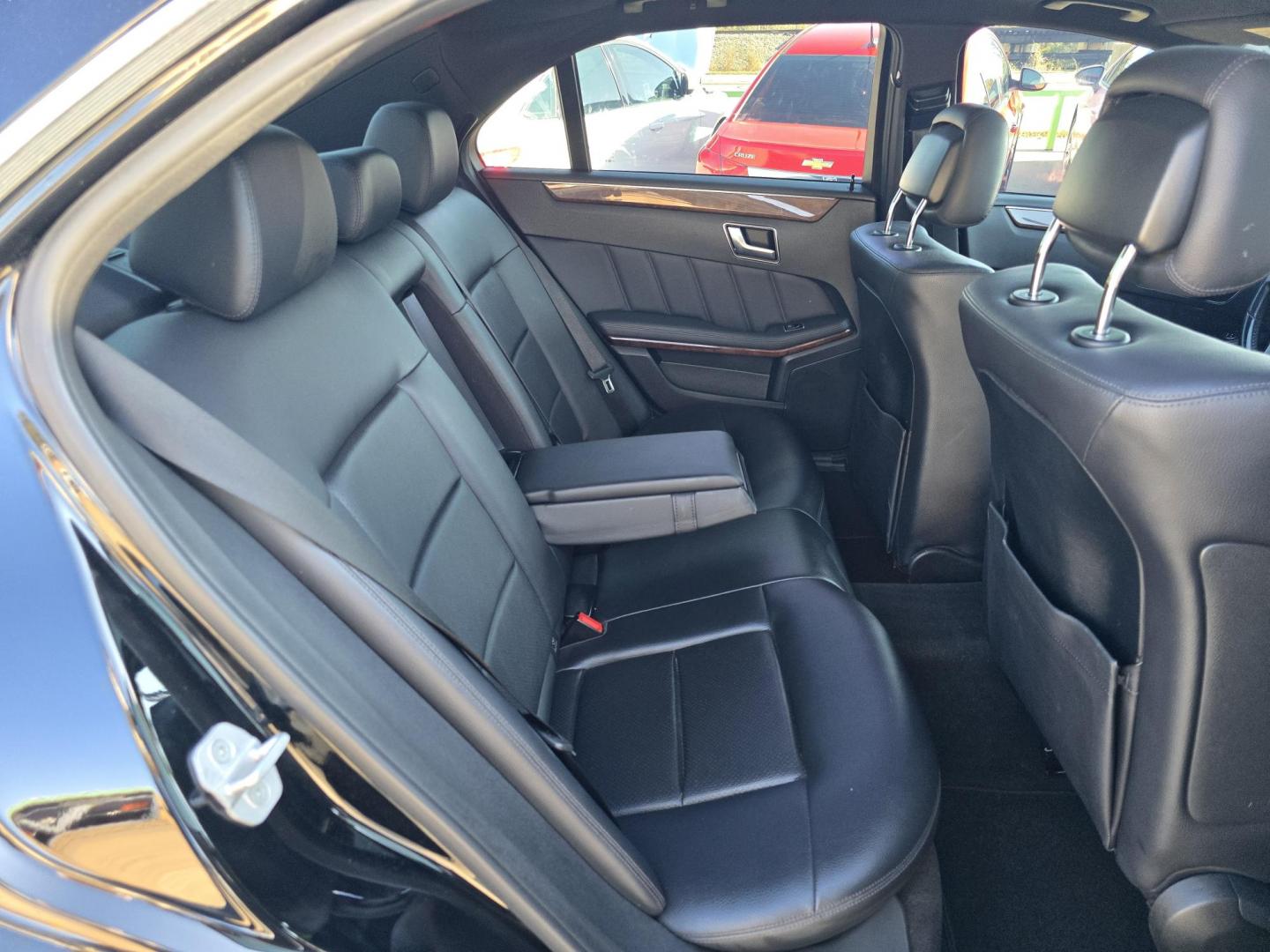 2013 BLACK Mercedes-Benz E-Class E350 (WDDHF5KB1DA) with an 3.5L V6 DOHC 24V engine, 7-Speed Automatic transmission, located at 2660 S.Garland Avenue, Garland, TX, 75041, (469) 298-3118, 32.885551, -96.655602 - Welcome to DallasAutos4Less, one of the Premier BUY HERE PAY HERE Dealers in the North Dallas Area. We specialize in financing to people with NO CREDIT or BAD CREDIT. We need proof of income, proof of residence, and a ID. Come buy your new car from us today!! This is a Very clean 2013 MERCEDES E3 - Photo#18