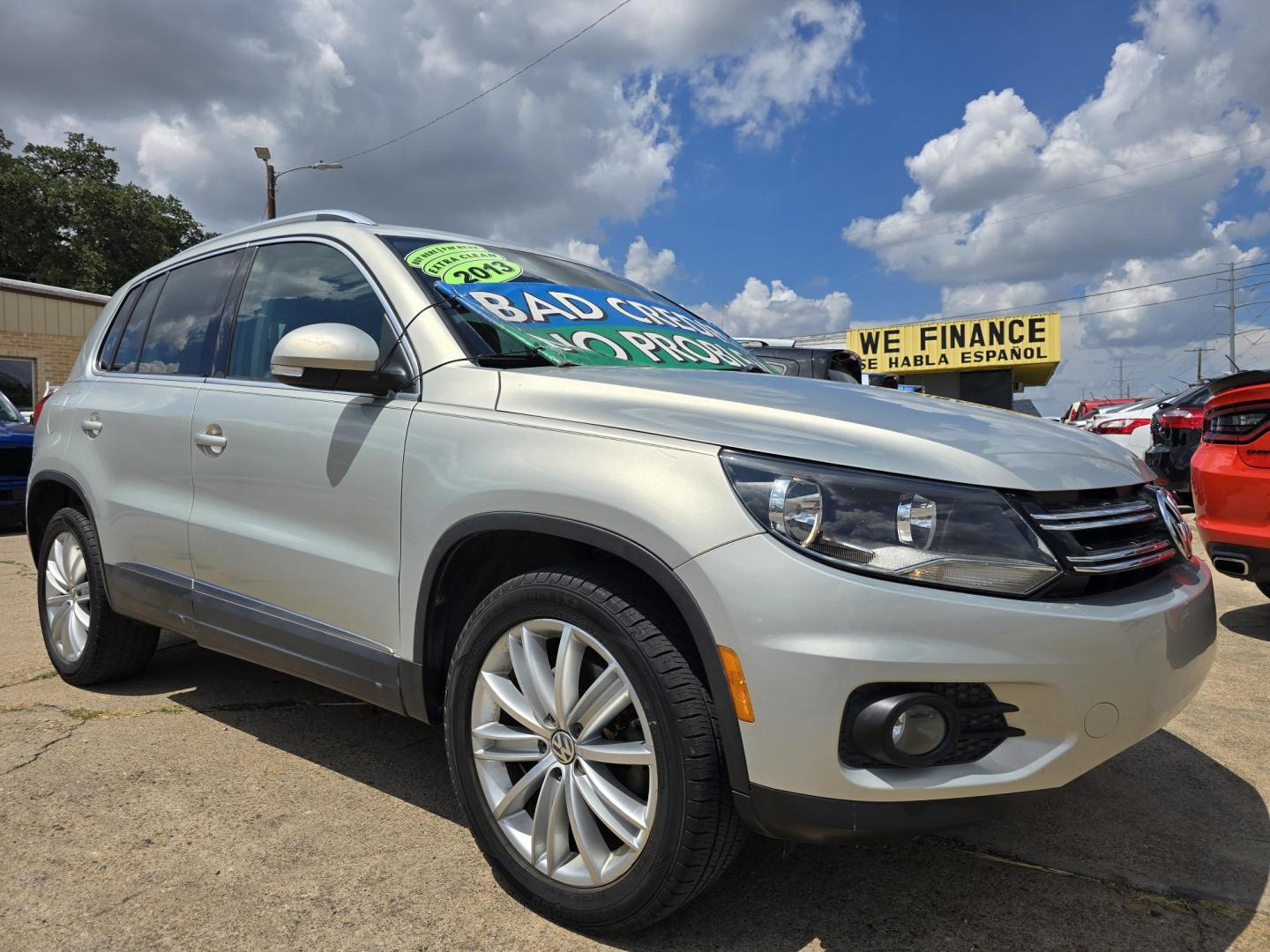 2013 SILVER /BLACK Volkswagen Tiguan S (WVGAV3AX2DW) with an 2.0L L4 DOHC 16V TURBO engine, AUTO transmission, located at 2660 S.Garland Avenue, Garland, TX, 75041, (469) 298-3118, 32.885551, -96.655602 - Photo#1