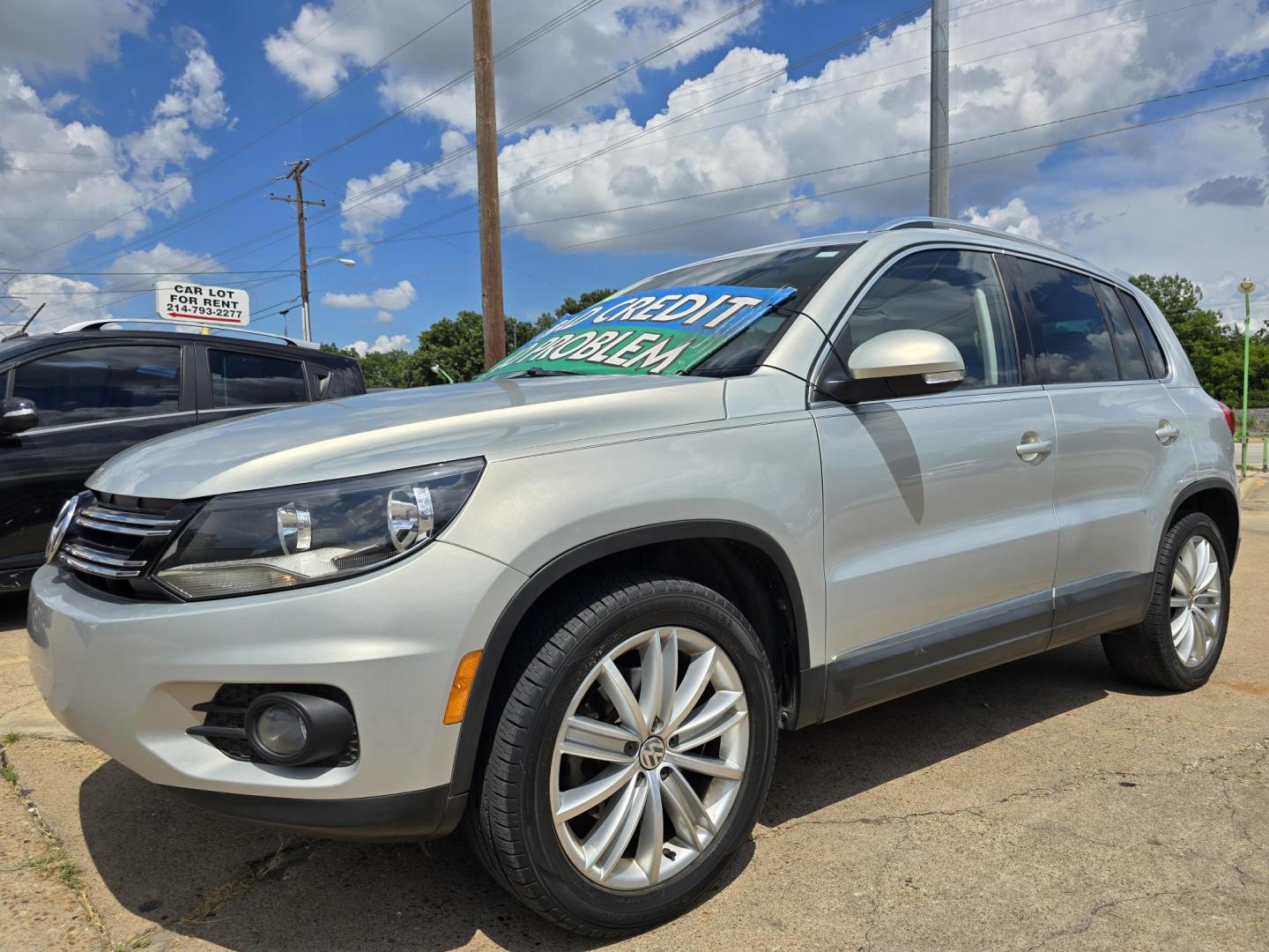 2013 SILVER /BLACK Volkswagen Tiguan S (WVGAV3AX2DW) with an 2.0L L4 DOHC 16V TURBO engine, AUTO transmission, located at 2660 S.Garland Avenue, Garland, TX, 75041, (469) 298-3118, 32.885551, -96.655602 - Photo#7
