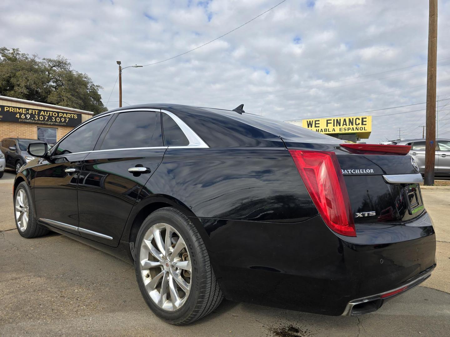 2014 BLACK Cadillac XTS Luxury (2G61M5S35E9) with an 3.6L V6 DOHC 24V engine, 6-Speed Automatic transmission, located at 2660 S.Garland Avenue, Garland, TX, 75041, (469) 298-3118, 32.885551, -96.655602 - Photo#5