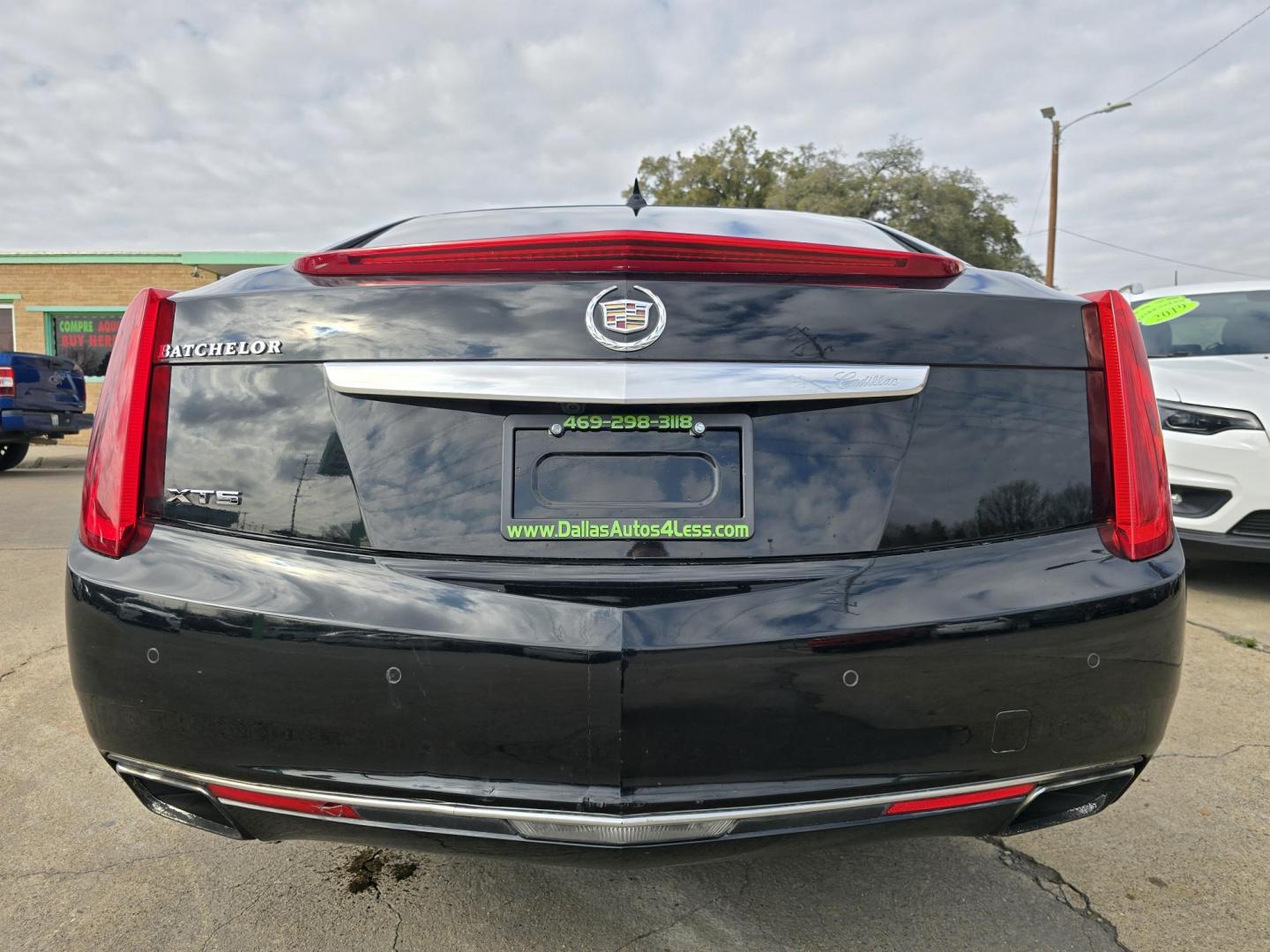 2014 BLACK Cadillac XTS Luxury (2G61M5S35E9) with an 3.6L V6 DOHC 24V engine, 6-Speed Automatic transmission, located at 2660 S.Garland Avenue, Garland, TX, 75041, (469) 298-3118, 32.885551, -96.655602 - Photo#4