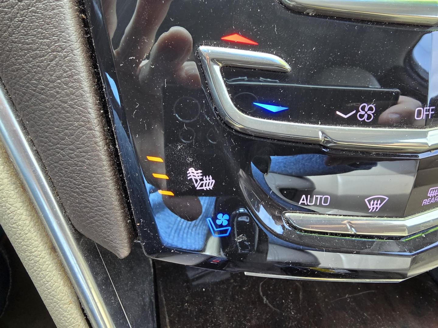 2014 BLACK Cadillac XTS Luxury (2G61M5S35E9) with an 3.6L V6 DOHC 24V engine, 6-Speed Automatic transmission, located at 2660 S.Garland Avenue, Garland, TX, 75041, (469) 298-3118, 32.885551, -96.655602 - Photo#19