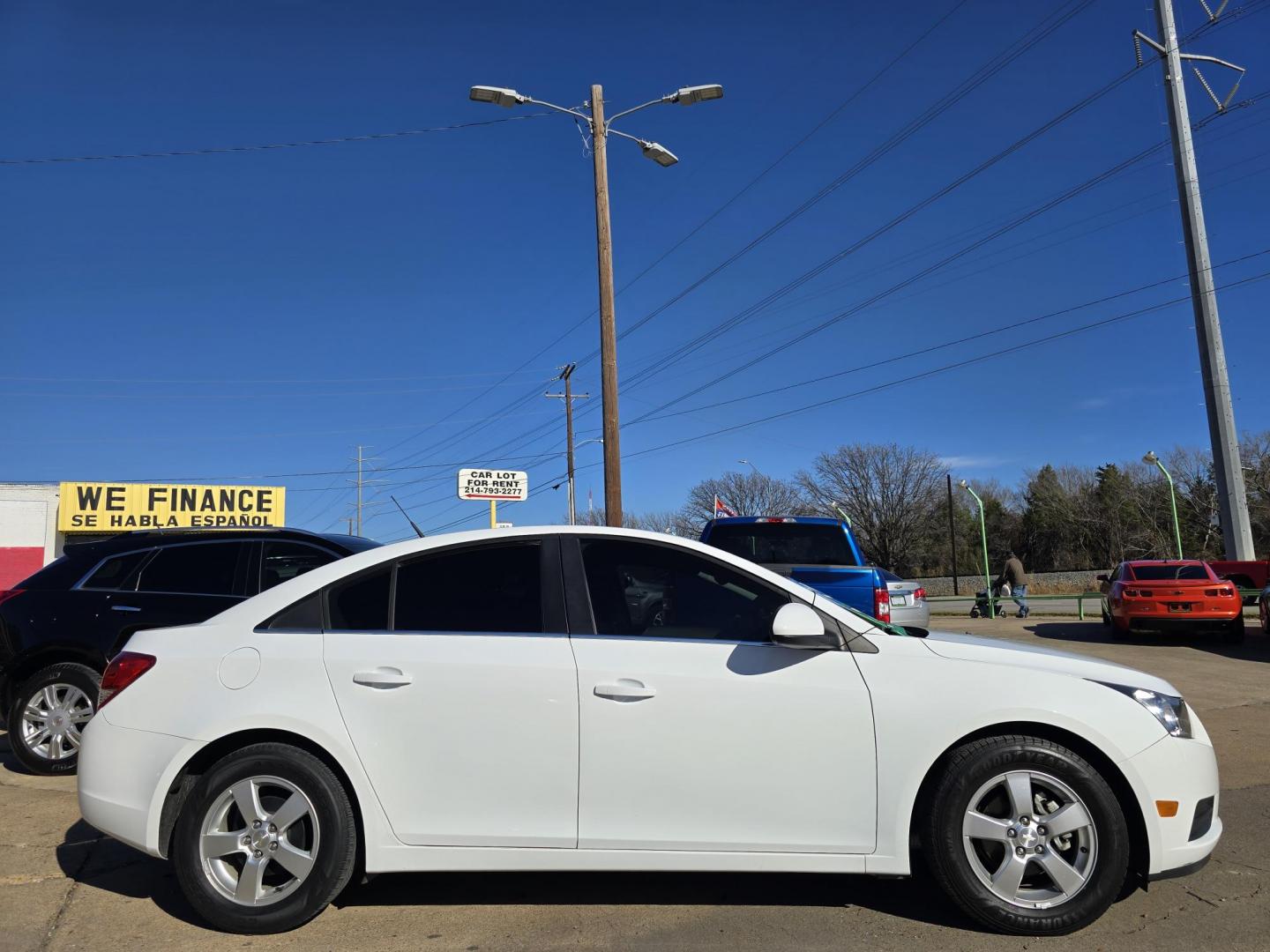2014 WHITE Chevrolet Cruze LT (1G1PC5SB9E7) with an 1.4L L4 DOHC 16V TURBO engine, 6-Speed Automatic transmission, located at 2660 S.Garland Avenue, Garland, TX, 75041, (469) 298-3118, 32.885551, -96.655602 - Photo#2