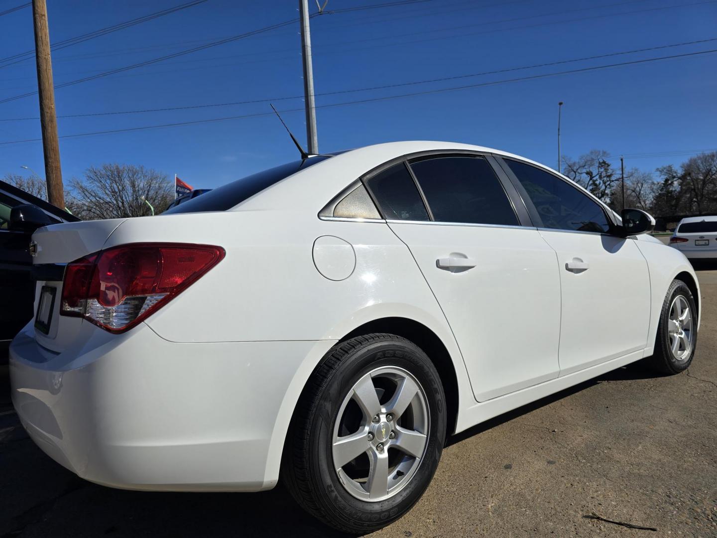 2014 WHITE Chevrolet Cruze LT (1G1PC5SB9E7) with an 1.4L L4 DOHC 16V TURBO engine, 6-Speed Automatic transmission, located at 2660 S.Garland Avenue, Garland, TX, 75041, (469) 298-3118, 32.885551, -96.655602 - Photo#3