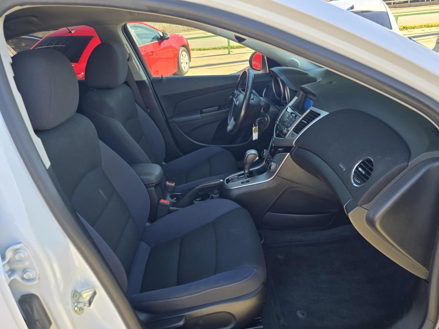 2014 WHITE Chevrolet Cruze LT (1G1PC5SB9E7) with an 1.4L L4 DOHC 16V TURBO engine, 6-Speed Automatic transmission, located at 2660 S.Garland Avenue, Garland, TX, 75041, (469) 298-3118, 32.885551, -96.655602 - Photo#16