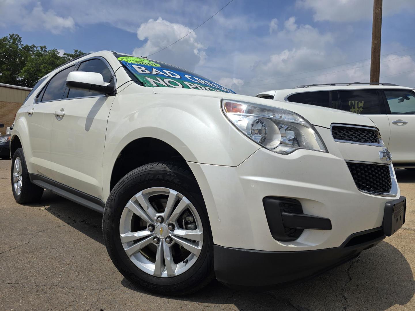 2014 WHITE Chevrolet Equinox LT (1GNALBEK7EZ) with an 2.4L L4 DOHC 16V engine, 6-Speed Automatic transmission, located at 2660 S.Garland Avenue, Garland, TX, 75041, (469) 298-3118, 32.885551, -96.655602 - Photo#0