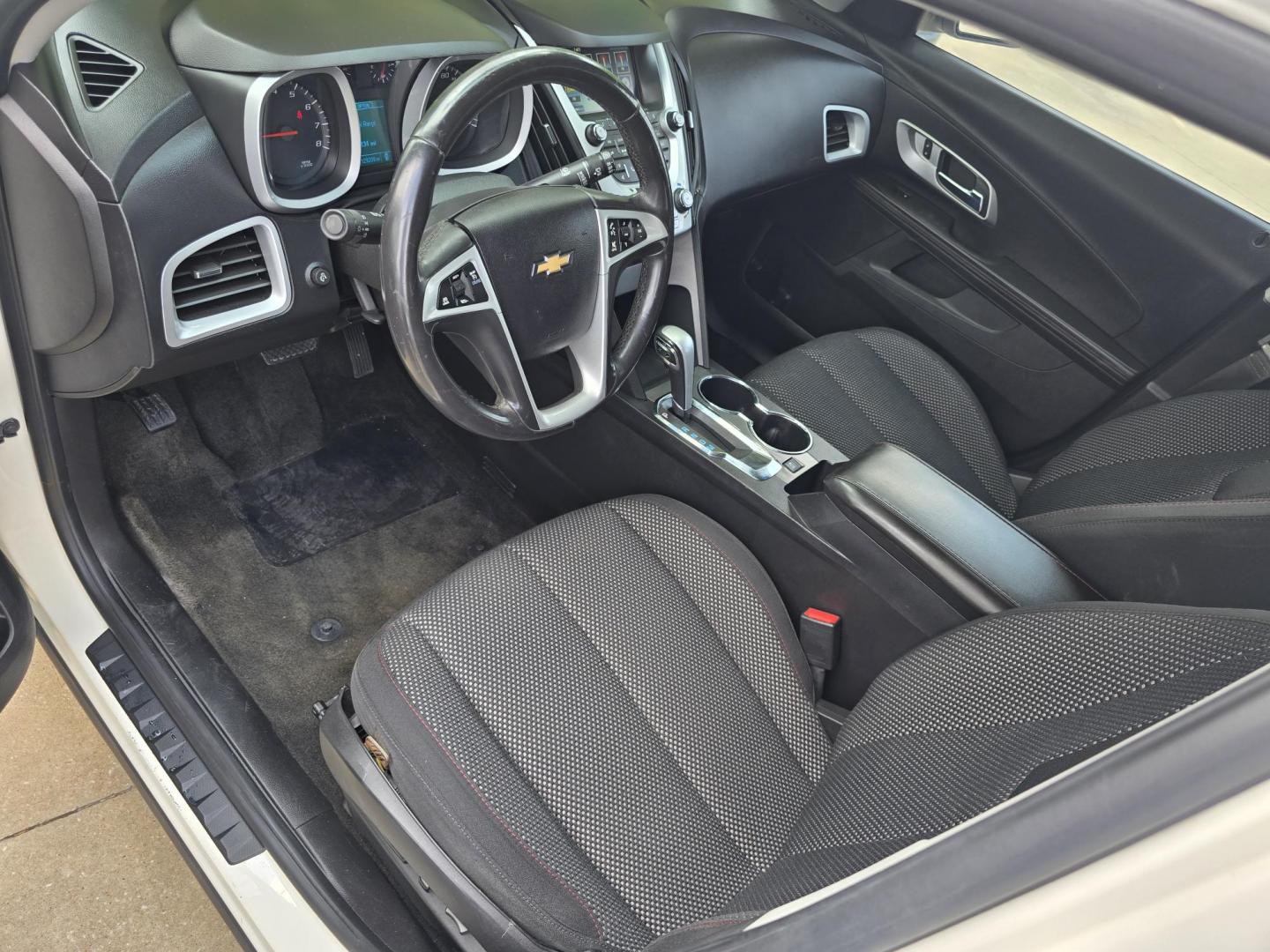 2014 WHITE Chevrolet Equinox LT (1GNALBEK7EZ) with an 2.4L L4 DOHC 16V engine, 6-Speed Automatic transmission, located at 2660 S.Garland Avenue, Garland, TX, 75041, (469) 298-3118, 32.885551, -96.655602 - Photo#10