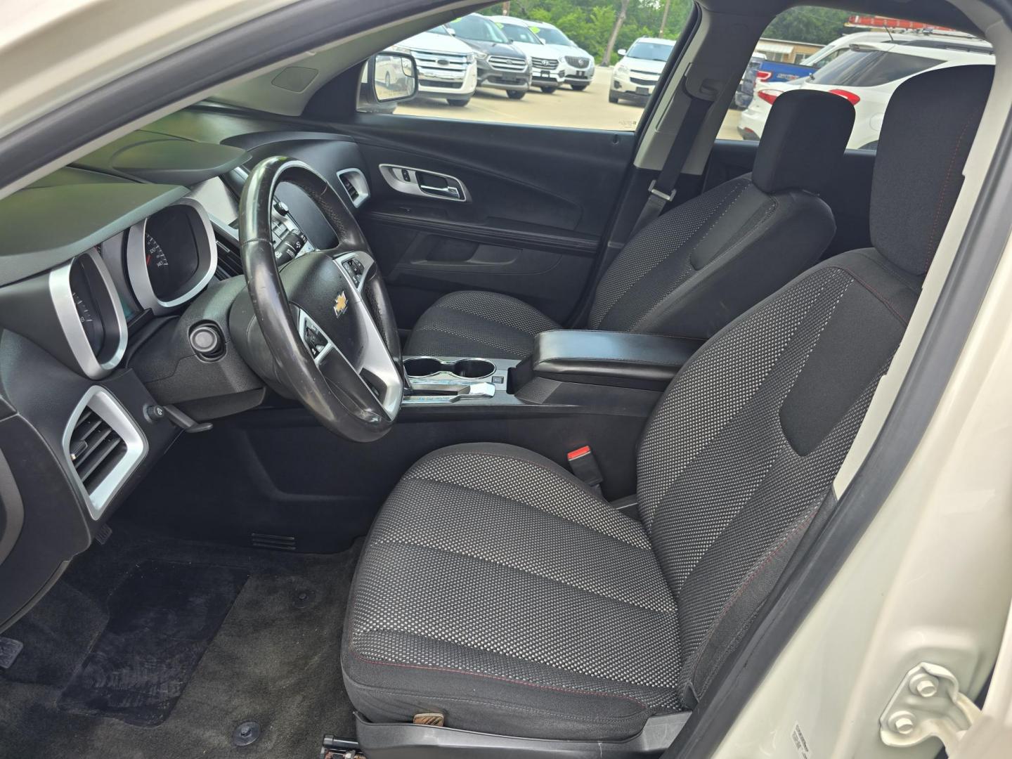 2014 WHITE Chevrolet Equinox LT (1GNALBEK7EZ) with an 2.4L L4 DOHC 16V engine, 6-Speed Automatic transmission, located at 2660 S.Garland Avenue, Garland, TX, 75041, (469) 298-3118, 32.885551, -96.655602 - Photo#11