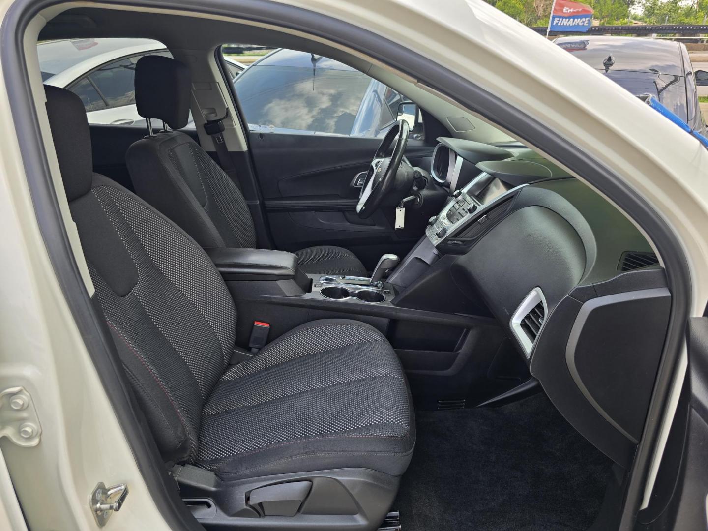 2014 WHITE Chevrolet Equinox LT (1GNALBEK7EZ) with an 2.4L L4 DOHC 16V engine, 6-Speed Automatic transmission, located at 2660 S.Garland Avenue, Garland, TX, 75041, (469) 298-3118, 32.885551, -96.655602 - Photo#18