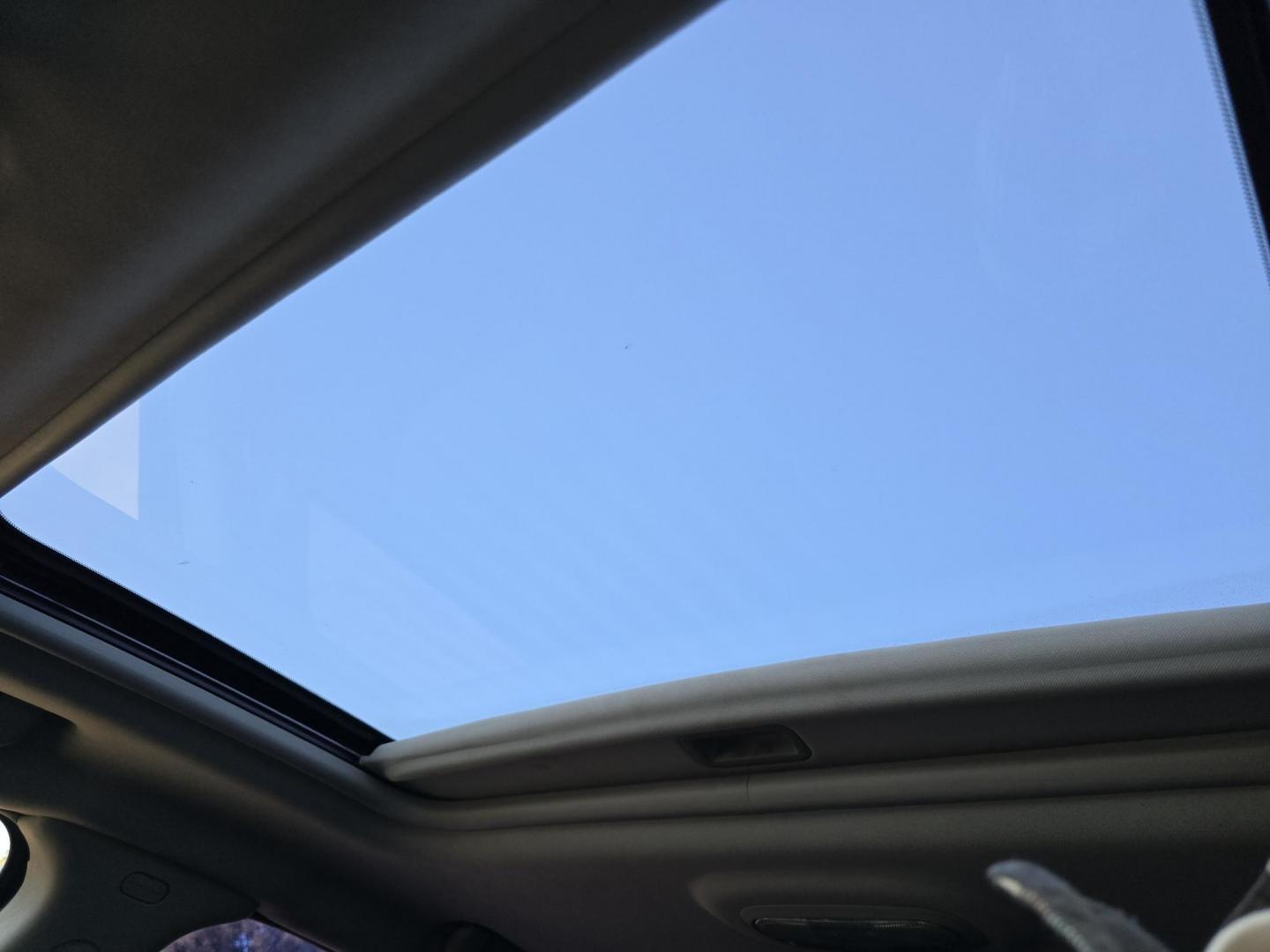 2014 WHITE Chevrolet Impala LT (2G1WB5E36E1) with an 3.6L V6 DOHC 16V FFV engine, 6-Speed Automatic transmission, located at 2660 S.Garland Avenue, Garland, TX, 75041, (469) 298-3118, 32.885551, -96.655602 - Photo#14