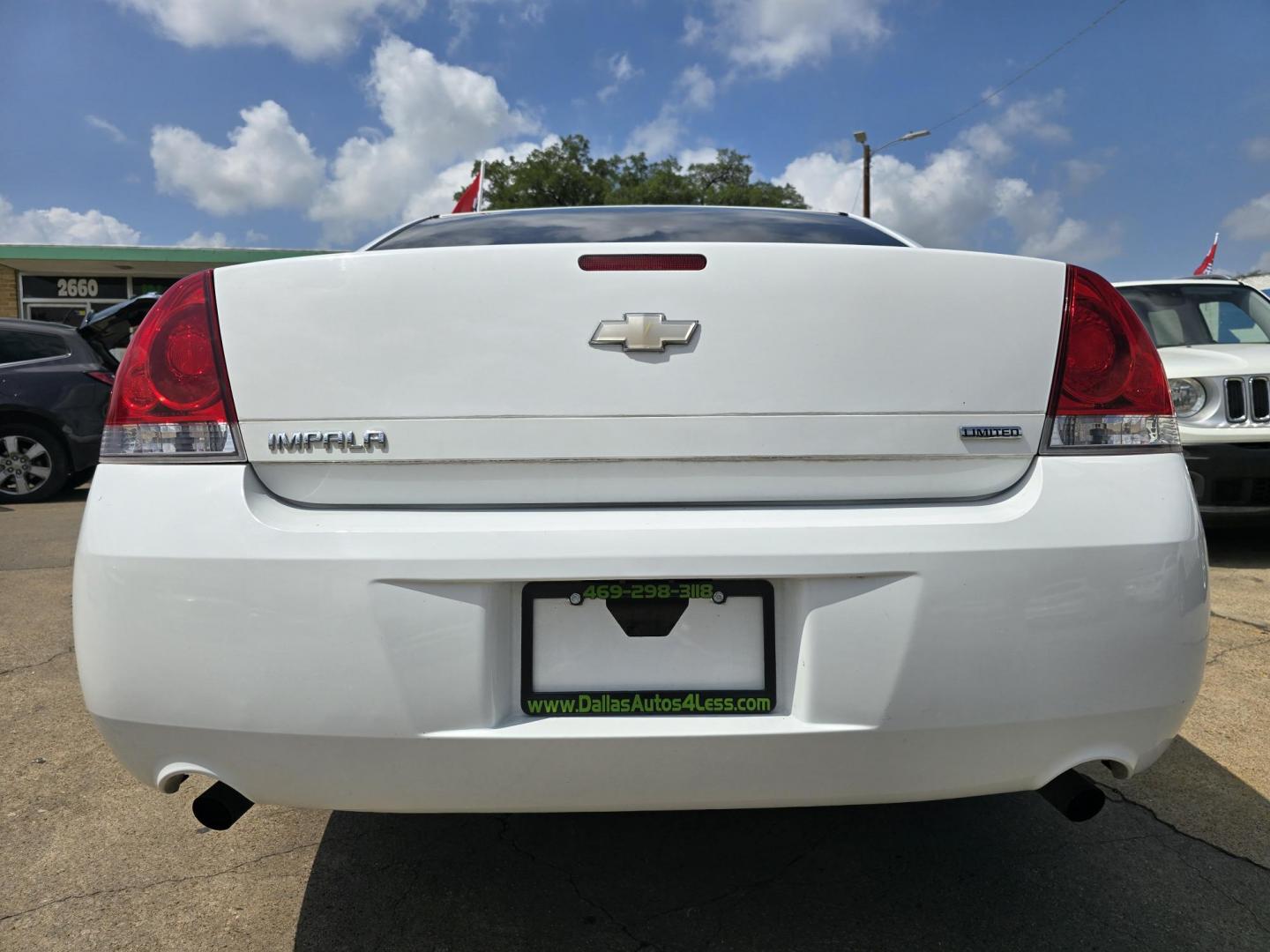 2014 WHITE Chevrolet Impala LS (2G1WA5E38E1) with an 3.6L V6 DOHC 16V FFV engine, 6-Speed Automatic transmission, located at 2660 S.Garland Avenue, Garland, TX, 75041, (469) 298-3118, 32.885551, -96.655602 - Photo#4