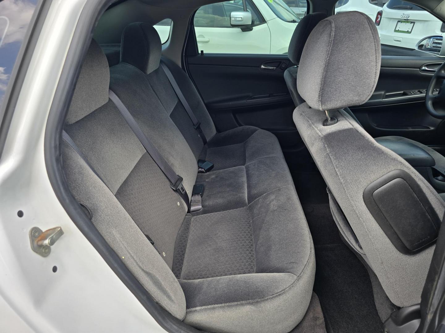 2014 WHITE Chevrolet Impala LS (2G1WA5E38E1) with an 3.6L V6 DOHC 16V FFV engine, 6-Speed Automatic transmission, located at 2660 S.Garland Avenue, Garland, TX, 75041, (469) 298-3118, 32.885551, -96.655602 - Photo#15