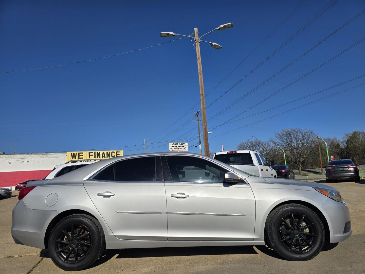 2014 Chevrolet Malibu LT (1G11C5SL0EF) with an 2.5L L4 DOHC 16V engine, 6-Speed Automatic transmission, located at 2660 S.Garland Avenue, Garland, TX, 75041, (469) 298-3118, 32.885551, -96.655602 - Photo#2