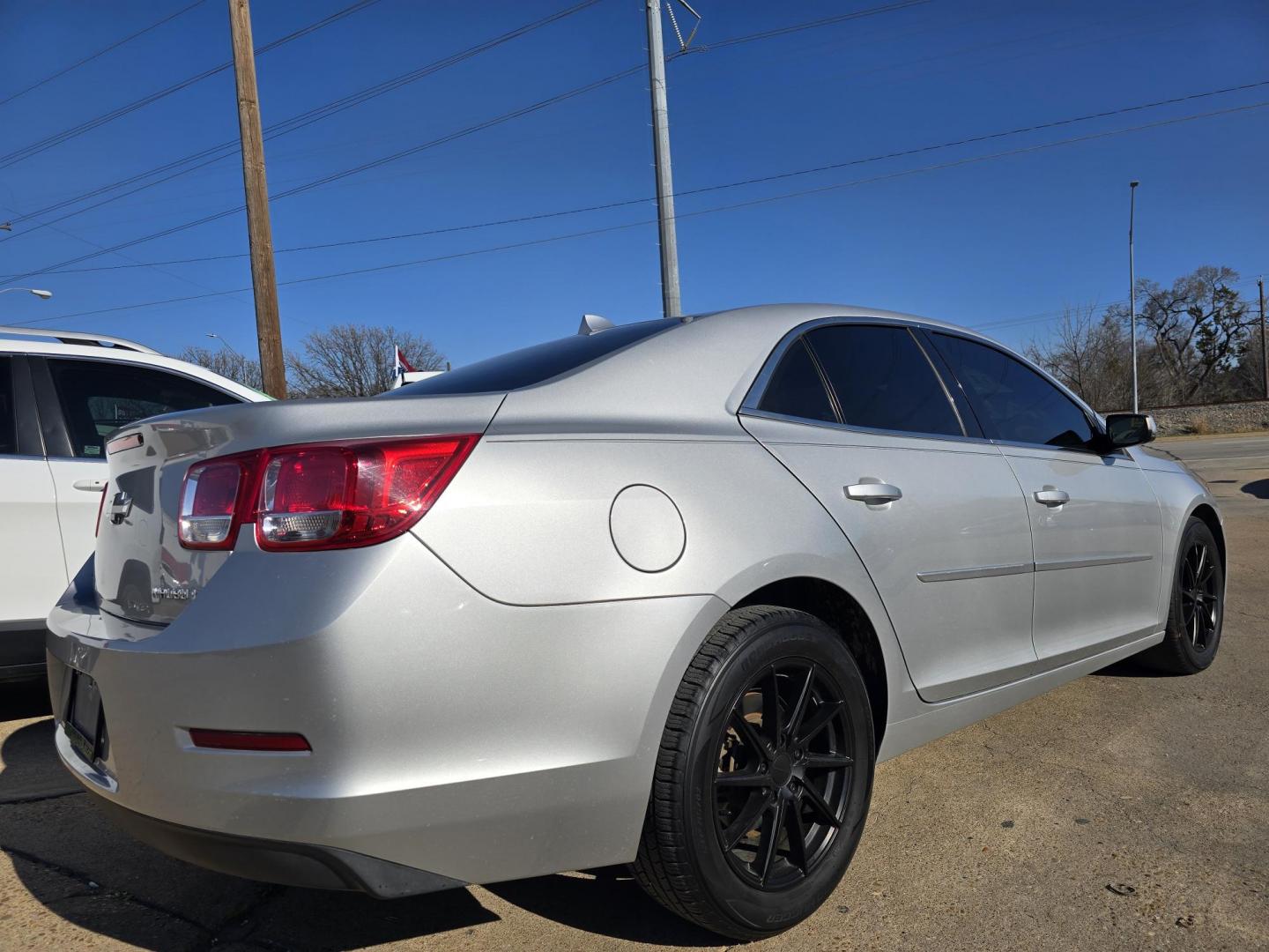 2014 Chevrolet Malibu LT (1G11C5SL0EF) with an 2.5L L4 DOHC 16V engine, 6-Speed Automatic transmission, located at 2660 S.Garland Avenue, Garland, TX, 75041, (469) 298-3118, 32.885551, -96.655602 - Photo#3