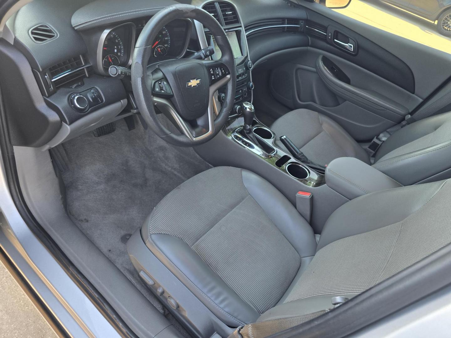 2014 Chevrolet Malibu LT (1G11C5SL0EF) with an 2.5L L4 DOHC 16V engine, 6-Speed Automatic transmission, located at 2660 S.Garland Avenue, Garland, TX, 75041, (469) 298-3118, 32.885551, -96.655602 - Photo#10