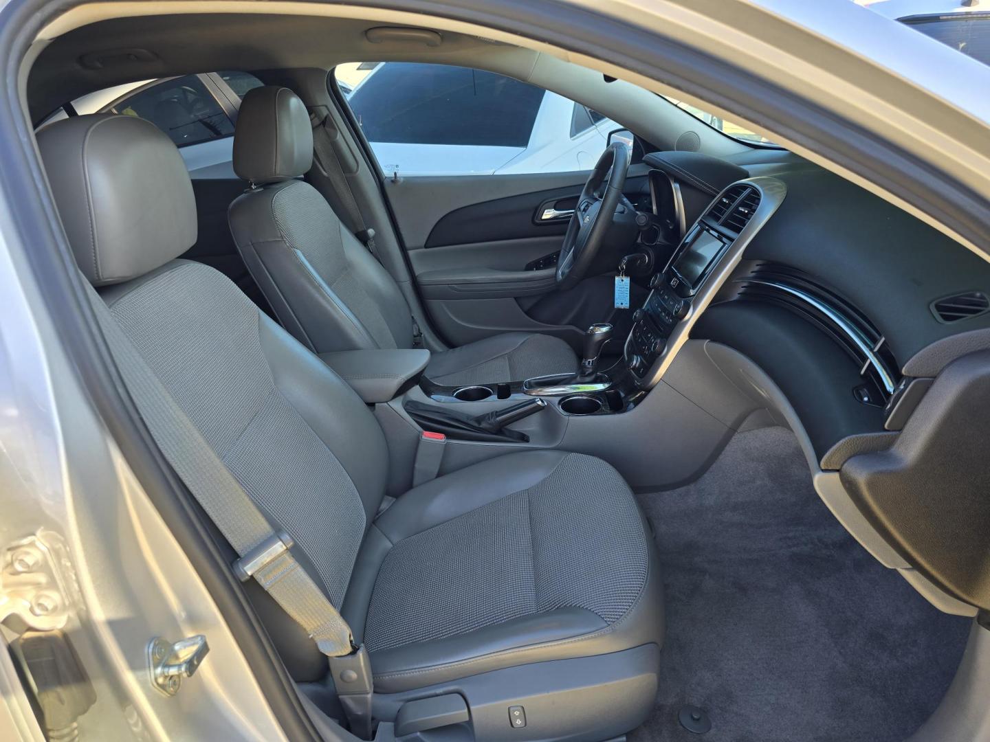 2014 Chevrolet Malibu LT (1G11C5SL0EF) with an 2.5L L4 DOHC 16V engine, 6-Speed Automatic transmission, located at 2660 S.Garland Avenue, Garland, TX, 75041, (469) 298-3118, 32.885551, -96.655602 - Photo#18