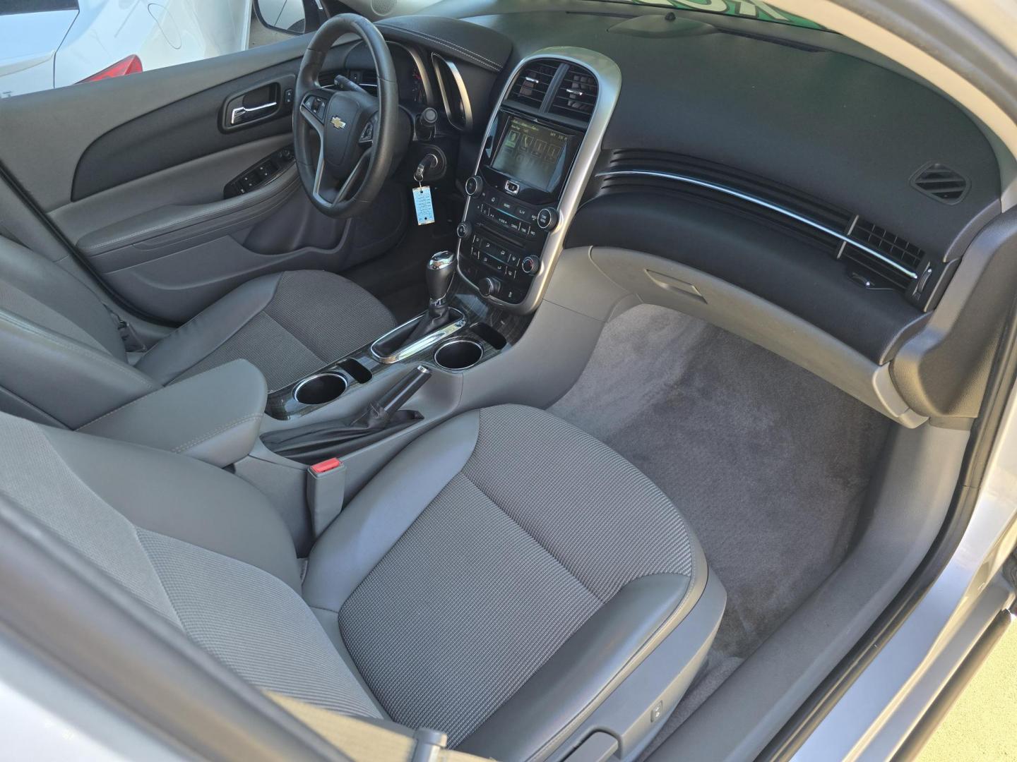 2014 Chevrolet Malibu LT (1G11C5SL0EF) with an 2.5L L4 DOHC 16V engine, 6-Speed Automatic transmission, located at 2660 S.Garland Avenue, Garland, TX, 75041, (469) 298-3118, 32.885551, -96.655602 - Photo#19