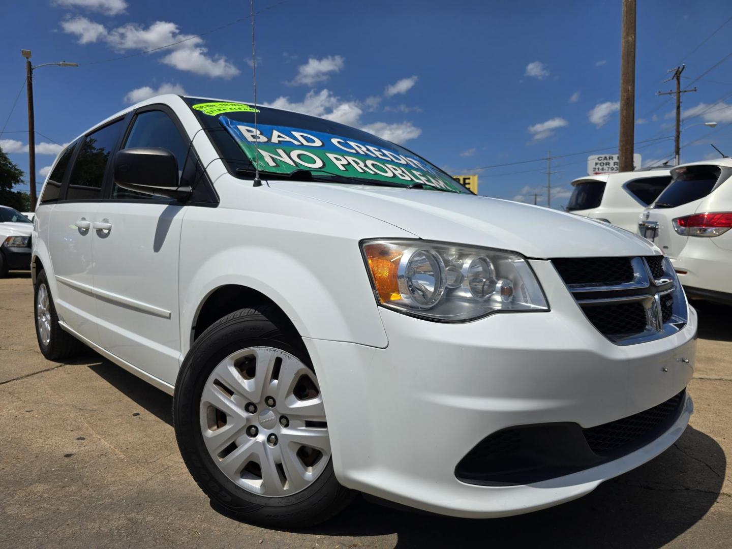 2014 WHITE Dodge Grand Caravan SE (2C4RDGBG9ER) with an 3.6L V6 DOHC 24V engine, 6-Speed Automatic transmission, located at 2660 S.Garland Avenue, Garland, TX, 75041, (469) 298-3118, 32.885551, -96.655602 - Photo#0