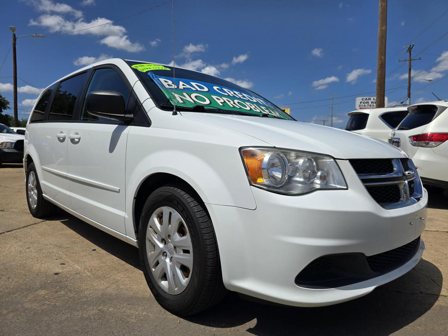2014 WHITE Dodge Grand Caravan SE (2C4RDGBG9ER) with an 3.6L V6 DOHC 24V engine, 6-Speed Automatic transmission, located at 2660 S.Garland Avenue, Garland, TX, 75041, (469) 298-3118, 32.885551, -96.655602 - Photo#1