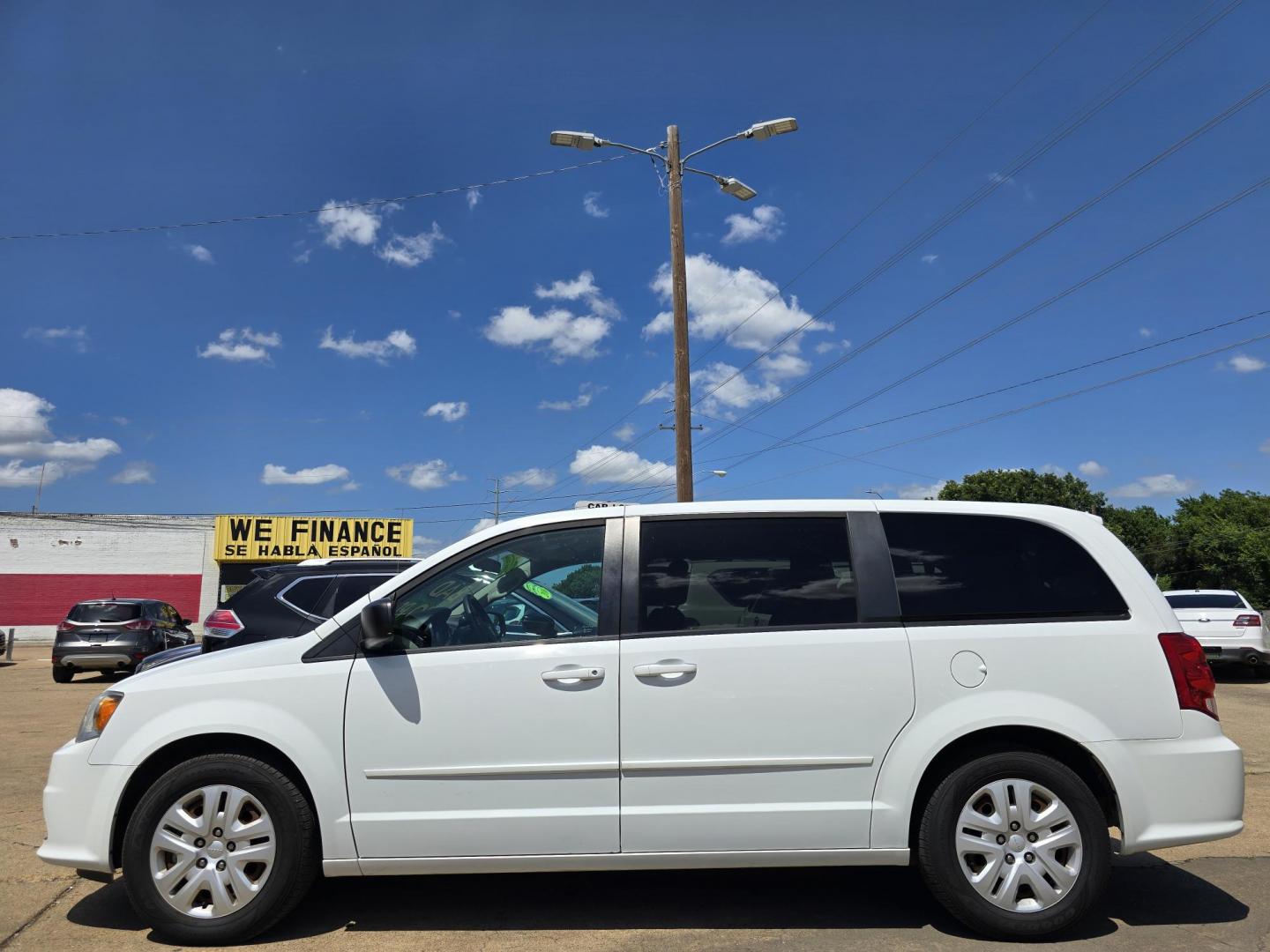 2014 WHITE Dodge Grand Caravan SE (2C4RDGBG9ER) with an 3.6L V6 DOHC 24V engine, 6-Speed Automatic transmission, located at 2660 S.Garland Avenue, Garland, TX, 75041, (469) 298-3118, 32.885551, -96.655602 - Photo#6