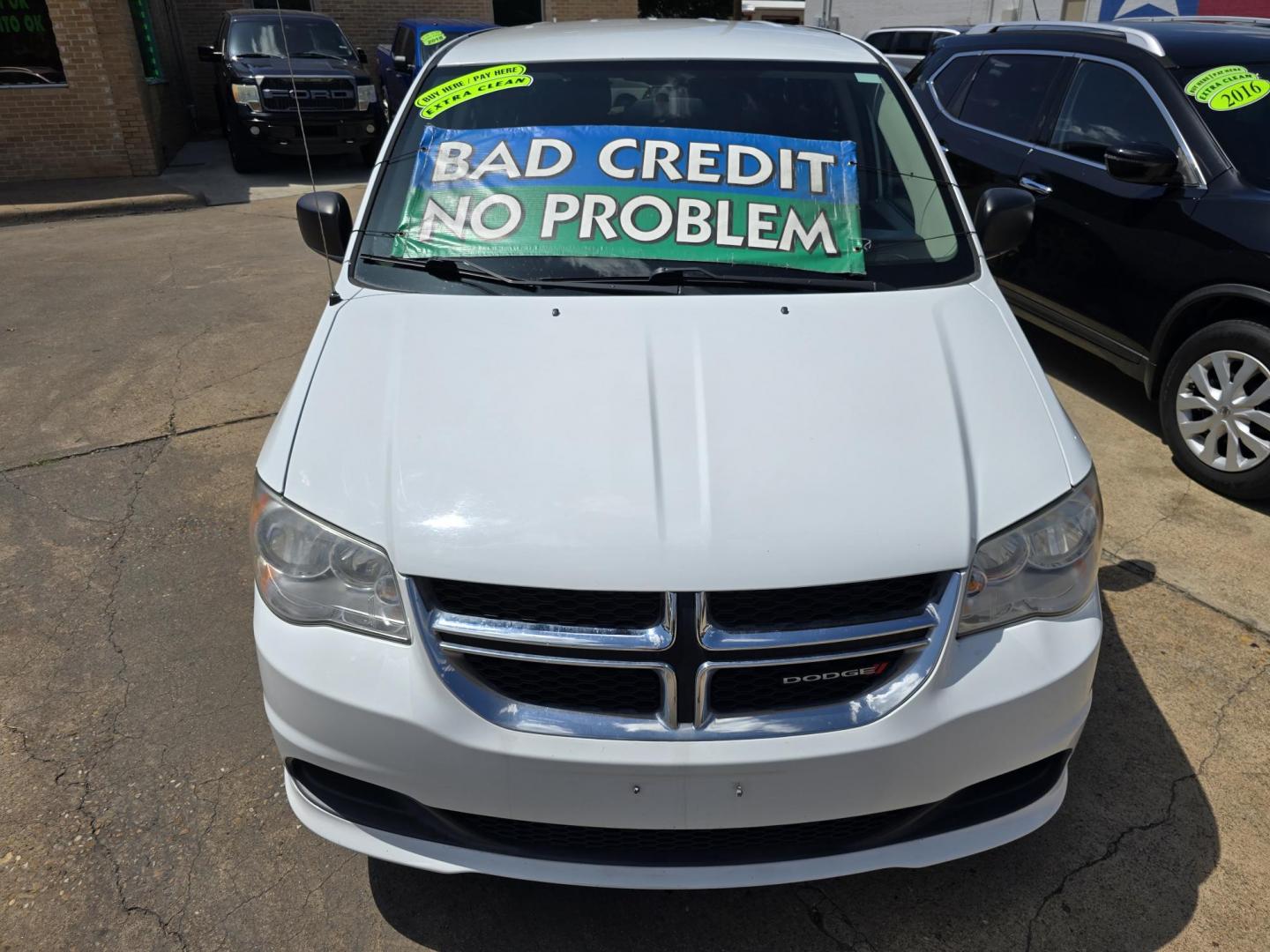 2014 WHITE Dodge Grand Caravan SE (2C4RDGBG9ER) with an 3.6L V6 DOHC 24V engine, 6-Speed Automatic transmission, located at 2660 S.Garland Avenue, Garland, TX, 75041, (469) 298-3118, 32.885551, -96.655602 - Photo#8