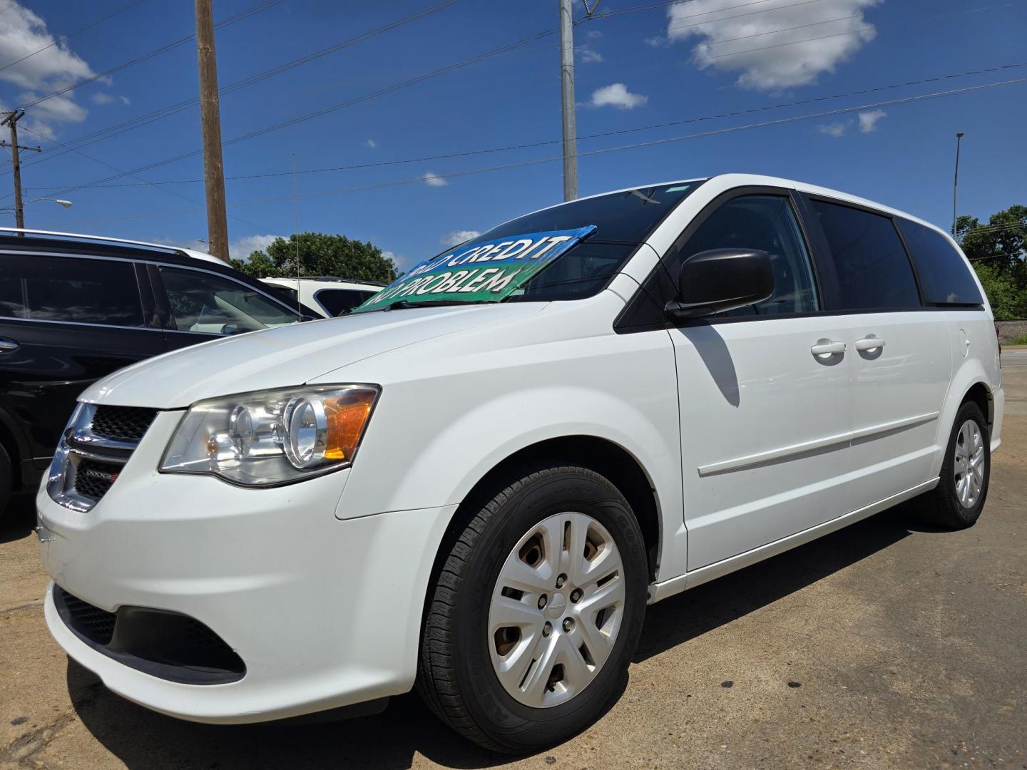 2014 WHITE Dodge Grand Caravan SE (2C4RDGBG9ER) with an 3.6L V6 DOHC 24V engine, 6-Speed Automatic transmission, located at 2660 S.Garland Avenue, Garland, TX, 75041, (469) 298-3118, 32.885551, -96.655602 - Photo#7