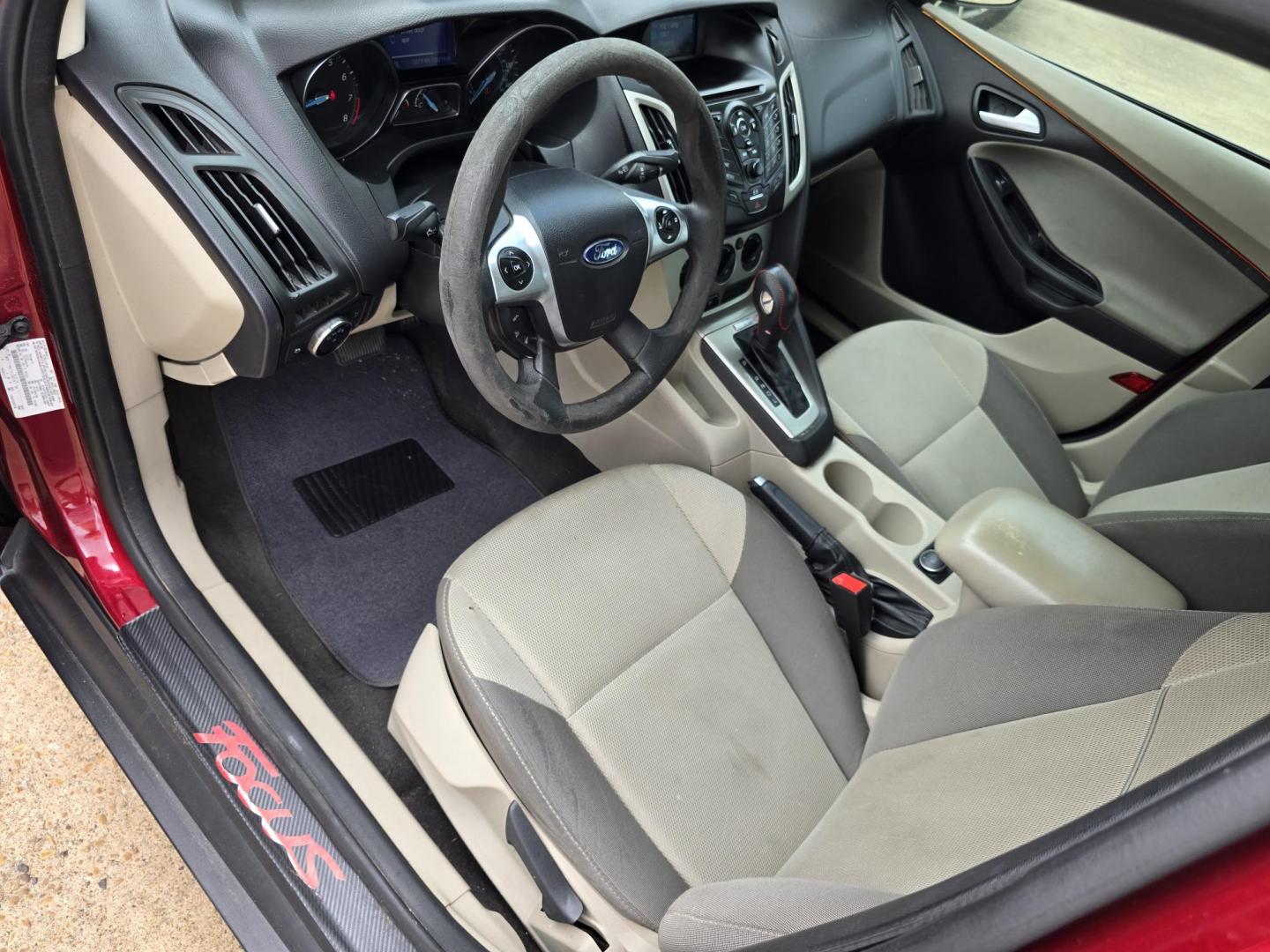 2014 RED /BEIGE FORD FOCUS SE SE (1FADP3F24EL) , AUTO transmission, located at 2660 S.Garland Avenue, Garland, TX, 75041, (469) 298-3118, 32.885551, -96.655602 - Welcome to DallasAutos4Less, one of the Premier BUY HERE PAY HERE Dealers in the North Dallas Area. We specialize in financing to people with NO CREDIT or BAD CREDIT. We need proof of income, proof of residence, and a ID. Come buy your new car from us today!! This is a Very clean 2014 FORD FOCUS - Photo#10