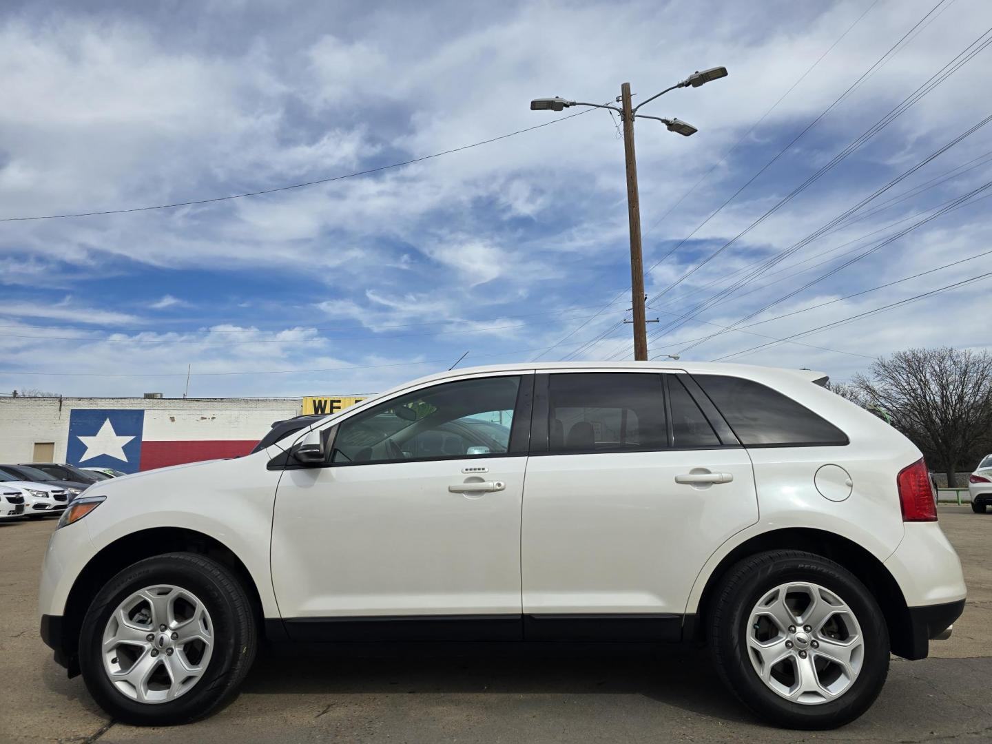 2014 WHITE Ford Edge SEL (2FMDK3JC1EB) with an 3.5L V6 DOHC 24V engine, 6-Speed Automatic transmission, located at 2660 S.Garland Avenue, Garland, TX, 75041, (469) 298-3118, 32.885551, -96.655602 - Photo#6
