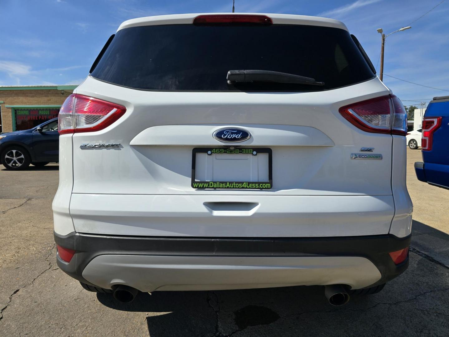 2014 WHITE Ford Escape SE (1FMCU0GX6EU) with an 1.6L L4 DOHC 16V engine, 6-Speed Automatic transmission, located at 2660 S.Garland Avenue, Garland, TX, 75041, (469) 298-3118, 32.885551, -96.655602 - Photo#4