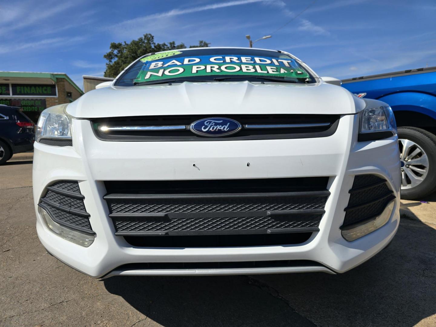 2014 WHITE Ford Escape SE (1FMCU0GX6EU) with an 1.6L L4 DOHC 16V engine, 6-Speed Automatic transmission, located at 2660 S.Garland Avenue, Garland, TX, 75041, (469) 298-3118, 32.885551, -96.655602 - Photo#9