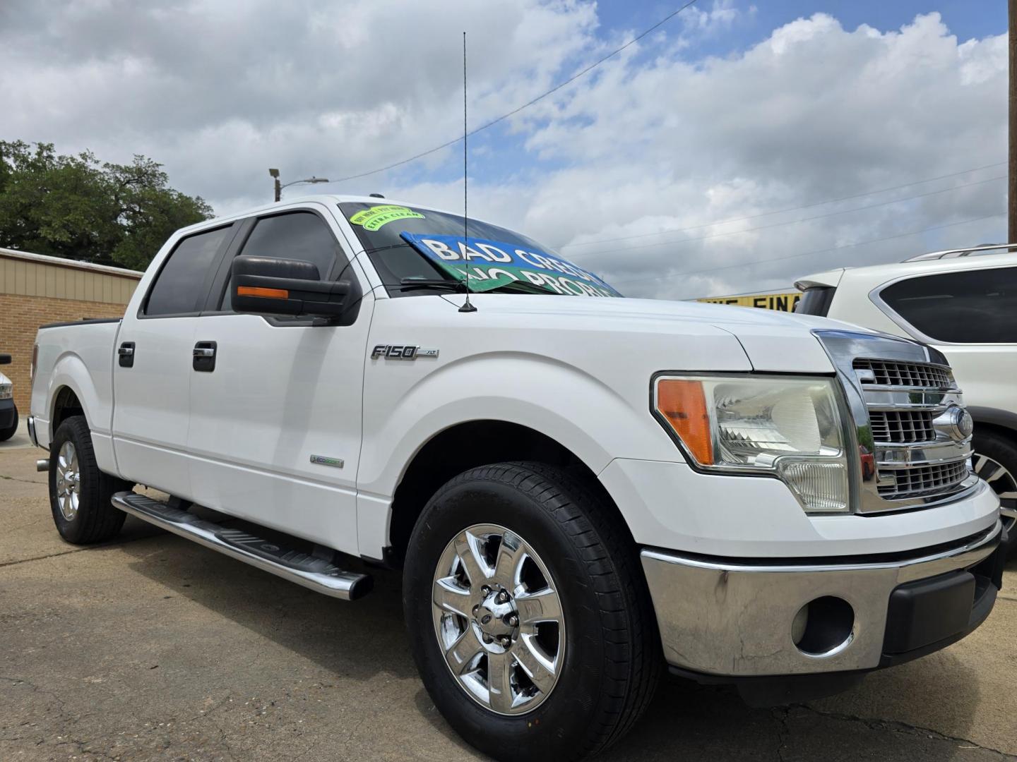 2014 WHITE Ford F-150 XLT (1FTFW1CT6EK) with an 3.5L V6 TURBO engine, 6-Speed Automatic transmission, located at 2660 S.Garland Avenue, Garland, TX, 75041, (469) 298-3118, 32.885551, -96.655602 - Photo#1