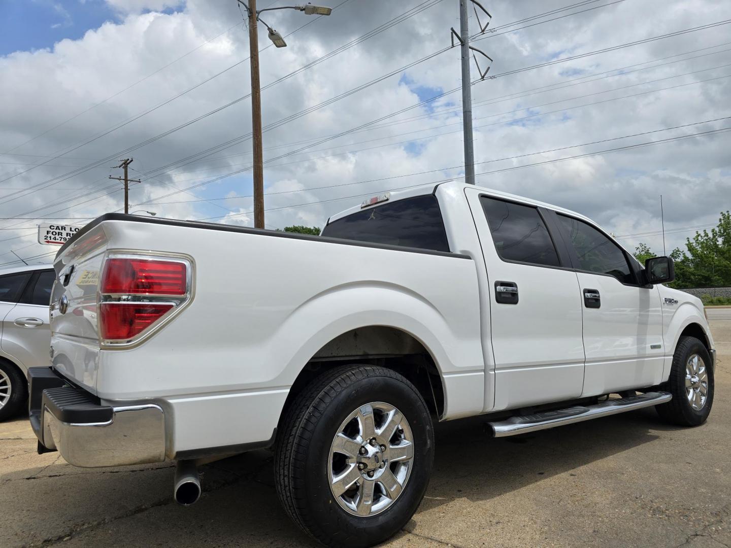 2014 WHITE Ford F-150 XLT (1FTFW1CT6EK) with an 3.5L V6 TURBO engine, 6-Speed Automatic transmission, located at 2660 S.Garland Avenue, Garland, TX, 75041, (469) 298-3118, 32.885551, -96.655602 - Photo#3