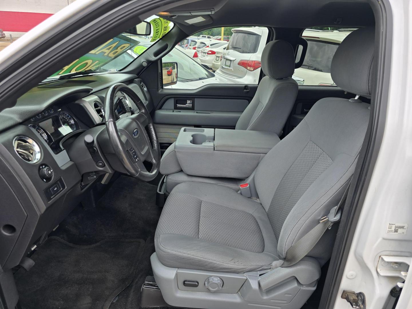 2014 WHITE Ford F-150 XLT (1FTFW1CT6EK) with an 3.5L V6 TURBO engine, 6-Speed Automatic transmission, located at 2660 S.Garland Avenue, Garland, TX, 75041, (469) 298-3118, 32.885551, -96.655602 - Photo#12