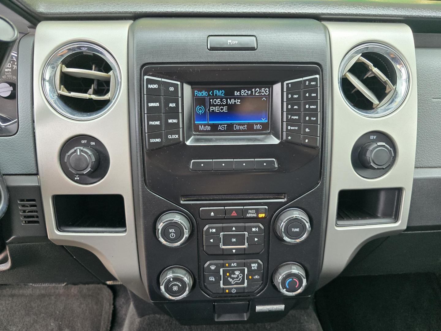 2014 WHITE Ford F-150 XLT (1FTFW1CT6EK) with an 3.5L V6 TURBO engine, 6-Speed Automatic transmission, located at 2660 S.Garland Avenue, Garland, TX, 75041, (469) 298-3118, 32.885551, -96.655602 - Photo#14