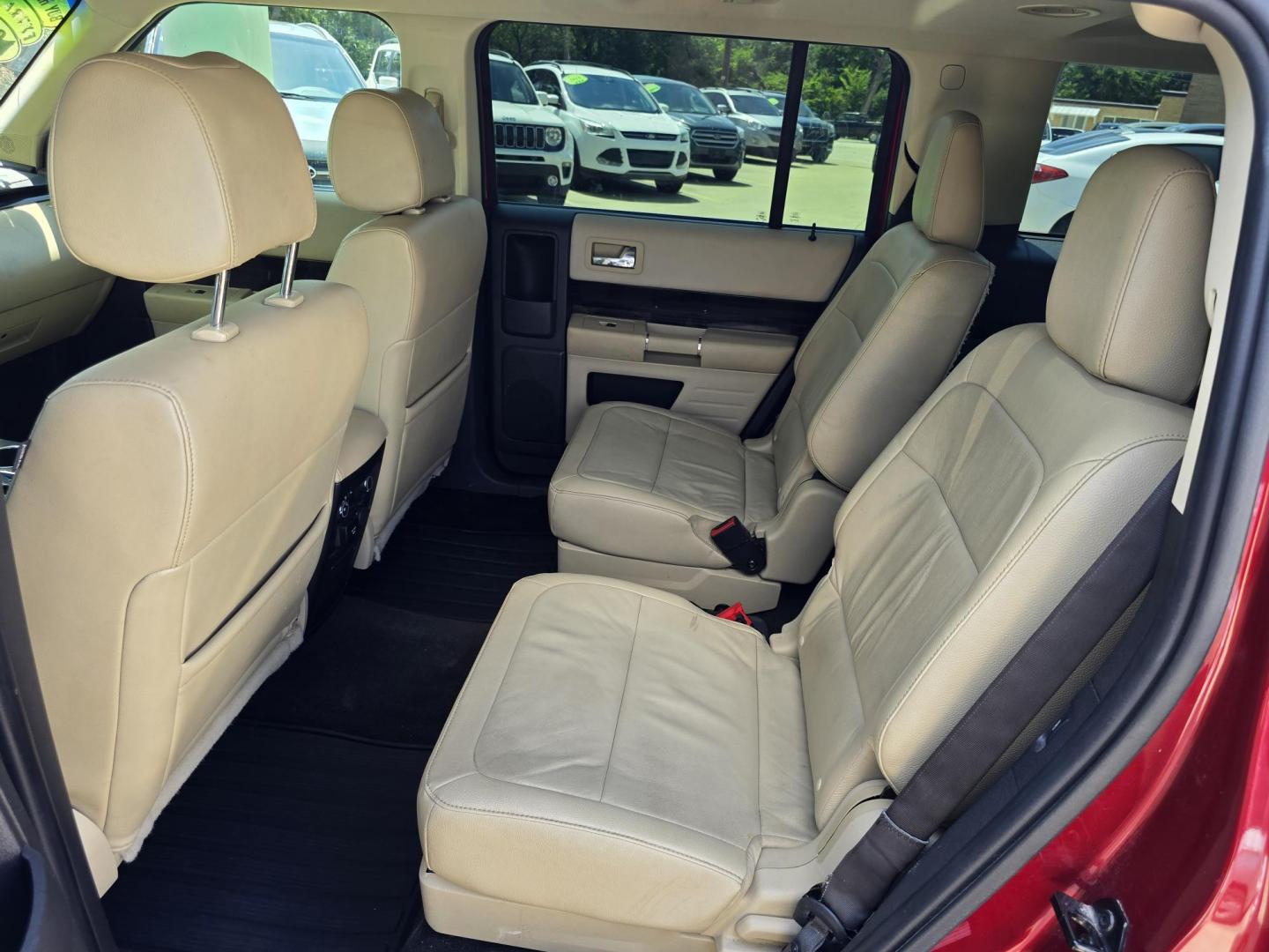 2014 RED Ford Flex SEL (2FMGK5C84EB) with an 3.5L V6 DOHC 24V engine, 6-Speed Automatic Overdrive transmission, located at 2660 S.Garland Avenue, Garland, TX, 75041, (469) 298-3118, 32.885551, -96.655602 - Photo#17