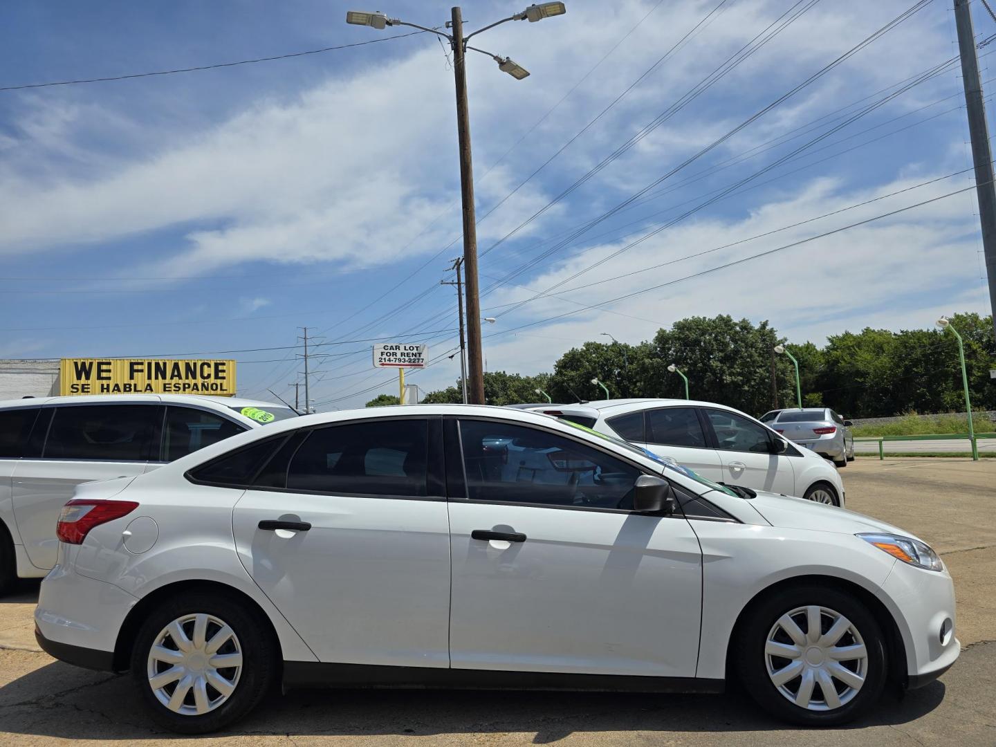 2014 WHITE Ford Focus S (1FADP3E24EL) with an 2.0L L4 DOHC 16V engine, AUTO transmission, located at 2660 S.Garland Avenue, Garland, TX, 75041, (469) 298-3118, 32.885551, -96.655602 - Photo#2