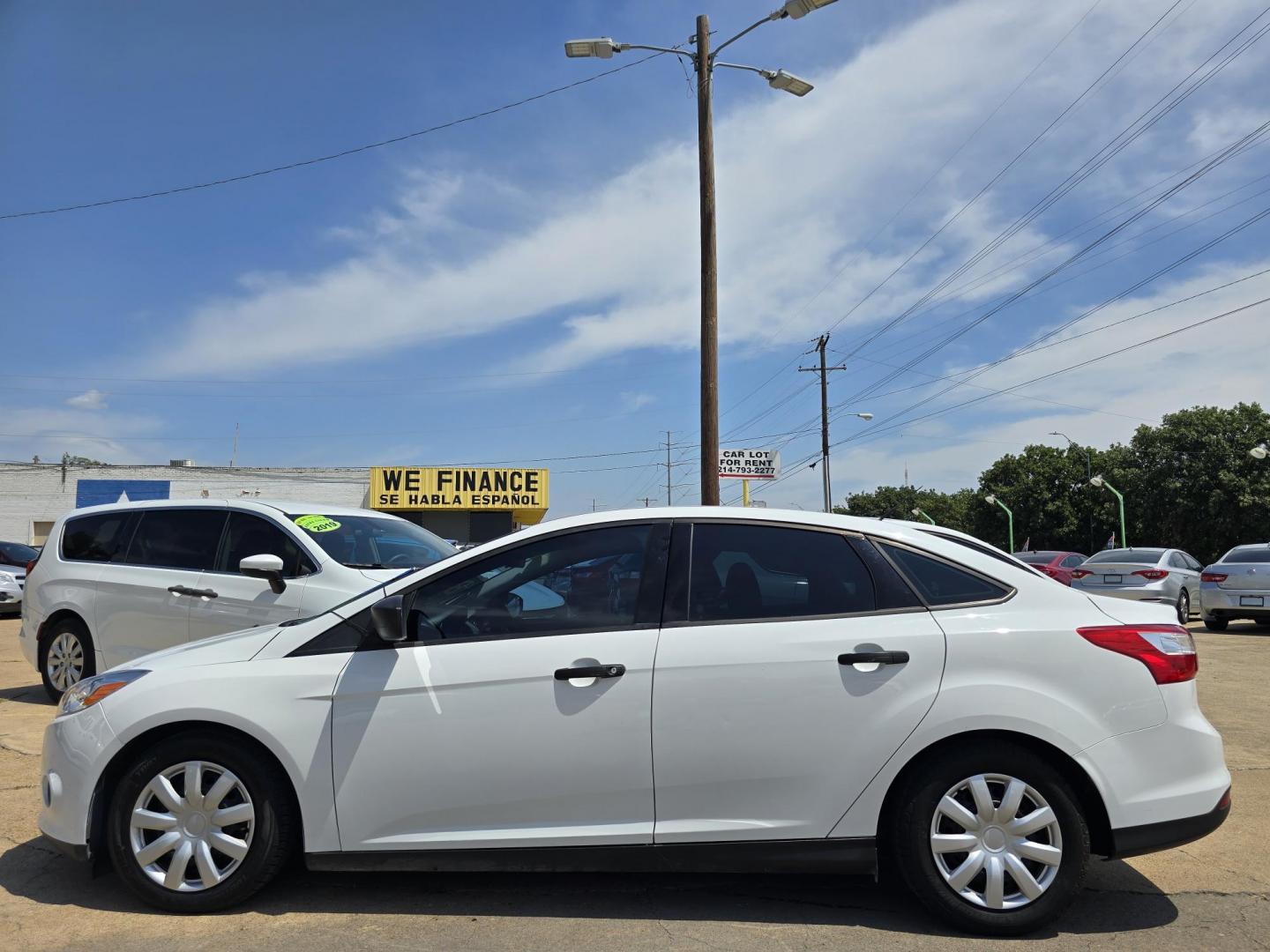 2014 WHITE Ford Focus S (1FADP3E24EL) with an 2.0L L4 DOHC 16V engine, AUTO transmission, located at 2660 S.Garland Avenue, Garland, TX, 75041, (469) 298-3118, 32.885551, -96.655602 - Photo#6
