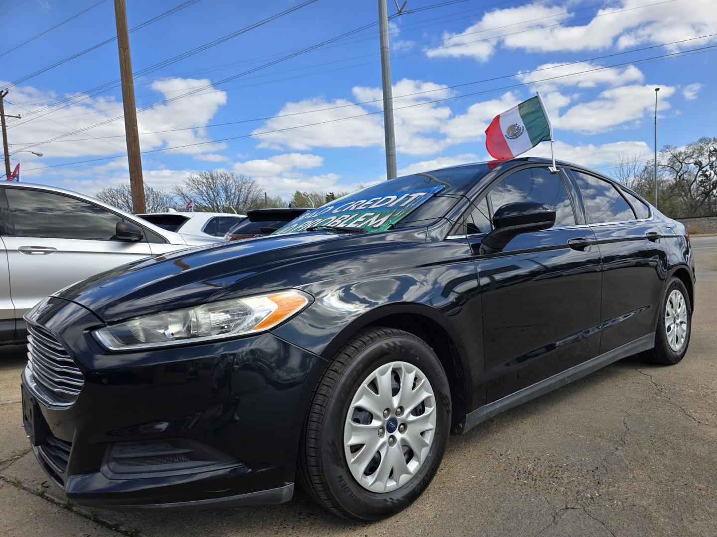 2014 Ford Fusion S (3FA6P0G71ER) with an 2.5L L4 DOHC 16V engine, AUTO transmission, located at 2660 S.Garland Avenue, Garland, TX, 75041, (469) 298-3118, 32.885551, -96.655602 - Welcome to DallasAutos4Less, one of the Premier BUY HERE PAY HERE Dealers in the North Dallas Area. We specialize in financing to people with NO CREDIT or BAD CREDIT. We need proof of income, proof of residence, and a ID. Come buy your new car from us today!! This is a Super Clean 2014 FORD FUSIO - Photo#7