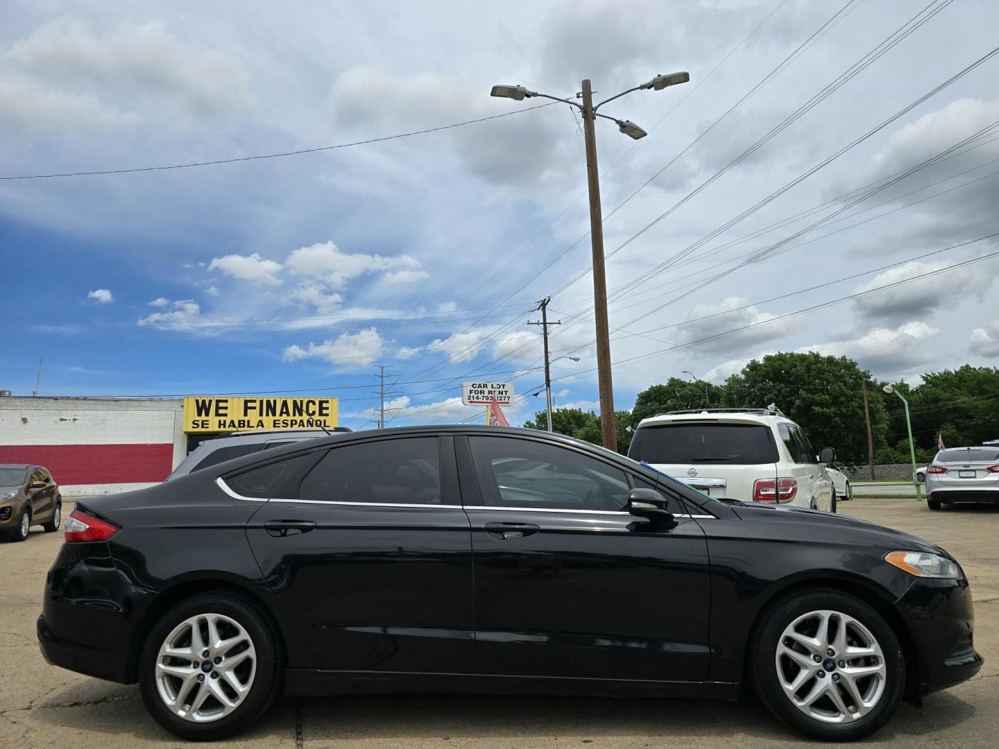 2014 BLACK Ford Fusion SE (3FA6P0H7XER) with an 2.5L L4 DOHC 16V engine, AUTO transmission, located at 2660 S.Garland Avenue, Garland, TX, 75041, (469) 298-3118, 32.885551, -96.655602 - Photo#2
