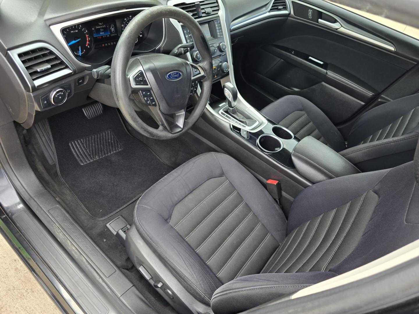 2014 BLACK Ford Fusion SE (3FA6P0H7XER) with an 2.5L L4 DOHC 16V engine, AUTO transmission, located at 2660 S.Garland Avenue, Garland, TX, 75041, (469) 298-3118, 32.885551, -96.655602 - Photo#10